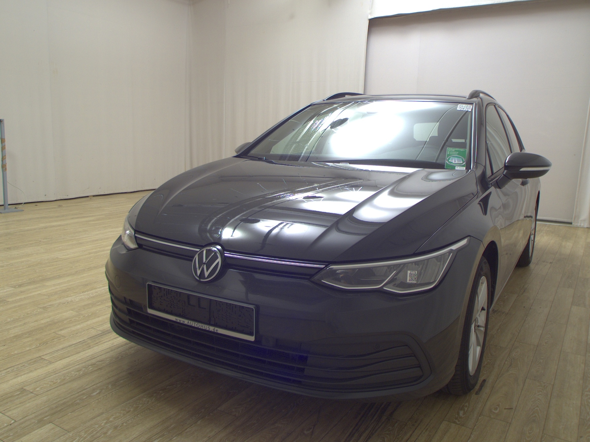 Volkswagen Golf-8 Var. 2.0 TDI Life Navi LED DC ACC PDC Shz 2