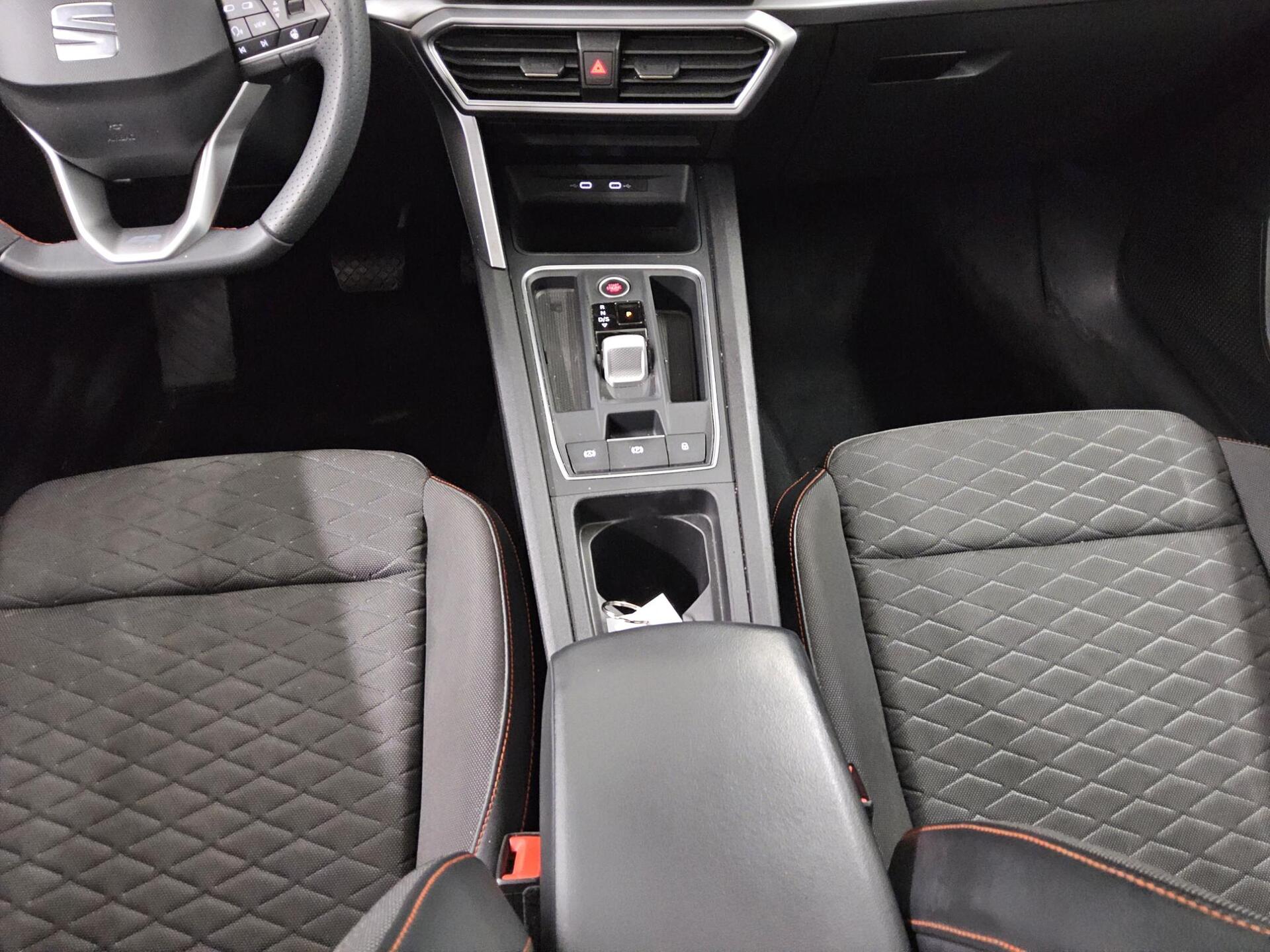 Seat Leon Sportstourer 2.0 TDI FR-Line Navi LED Virtual Beats Pano RFK 6