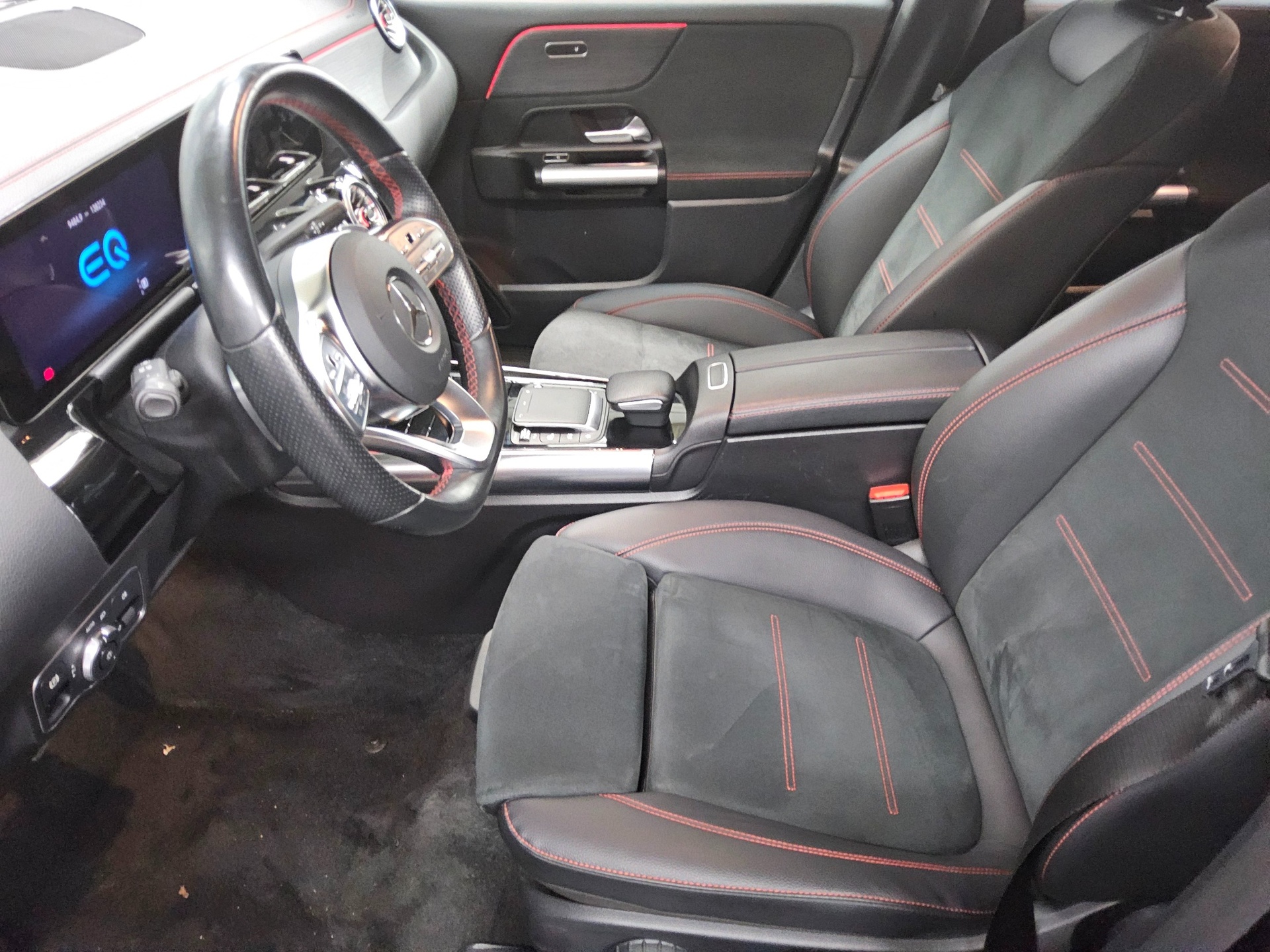 Mercedes-Benz EQA 250 AMG-Line Navi LED AHK Distronic+ RFK 9