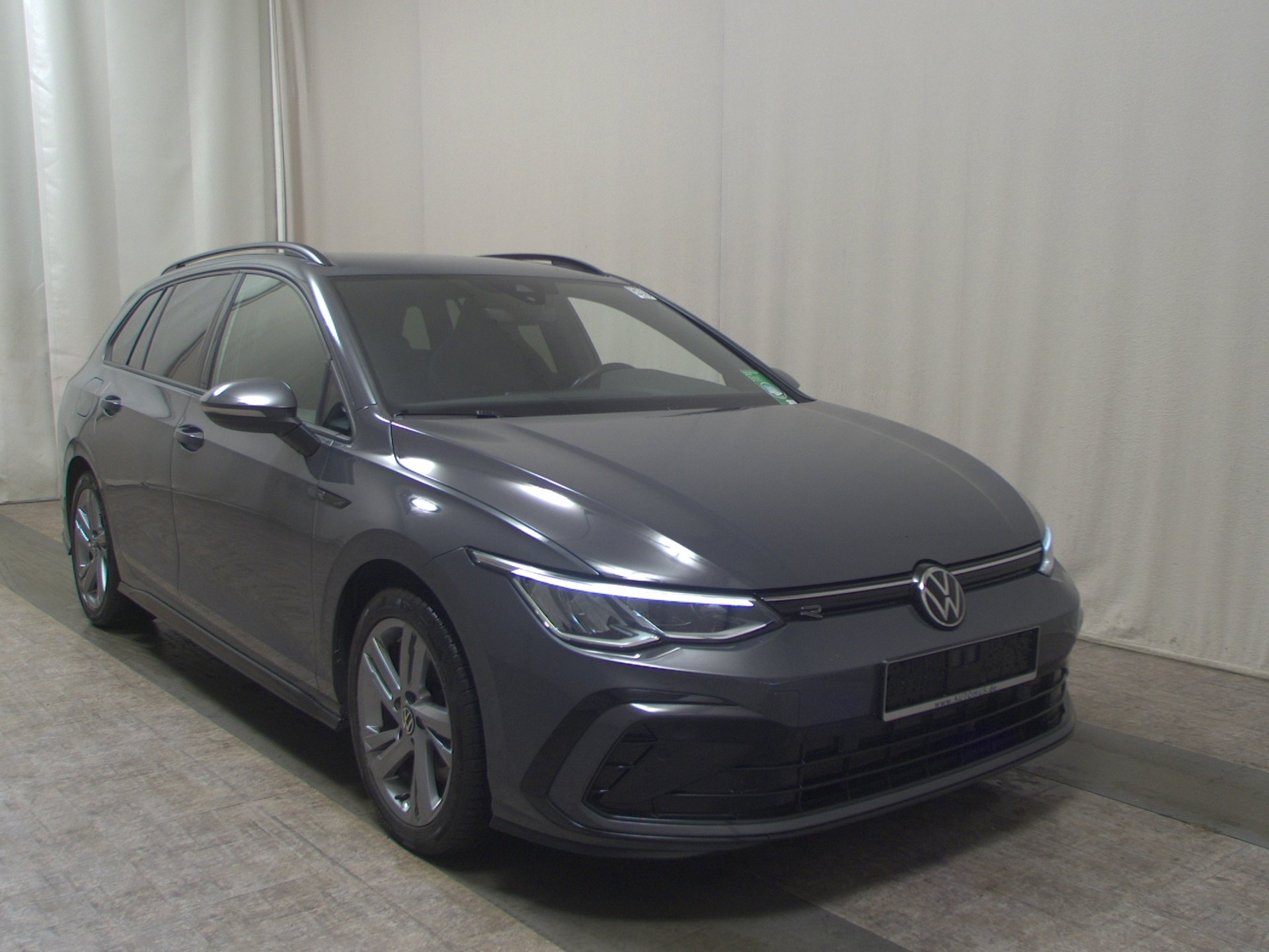 Volkswagen Golf-8 Var. 2.0 TDI R-Line Navi LED DC ACC RfK 3