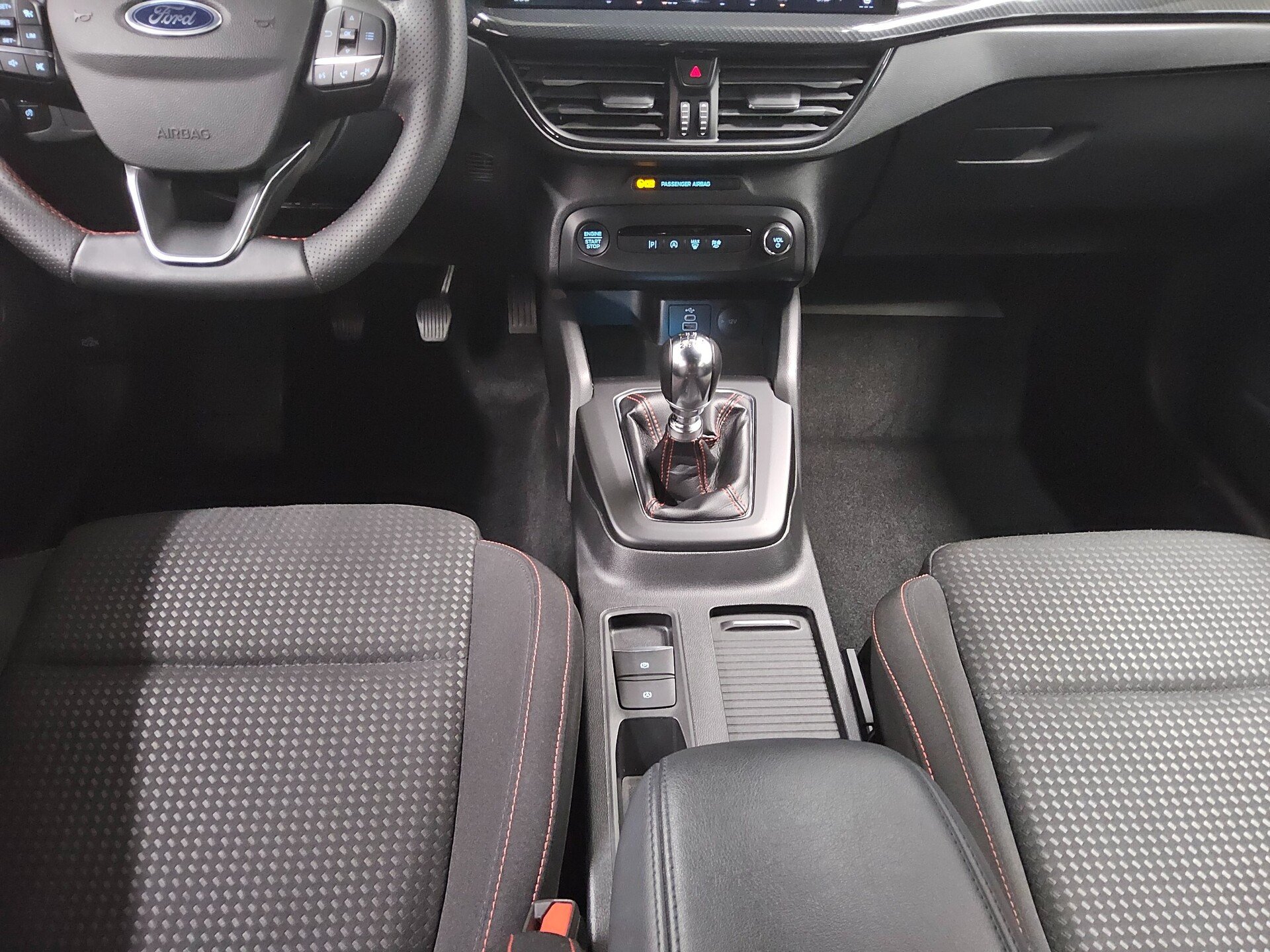 Ford Focus Turnier 1.0 EB ST-Line Navi LED RFK SHZ 6
