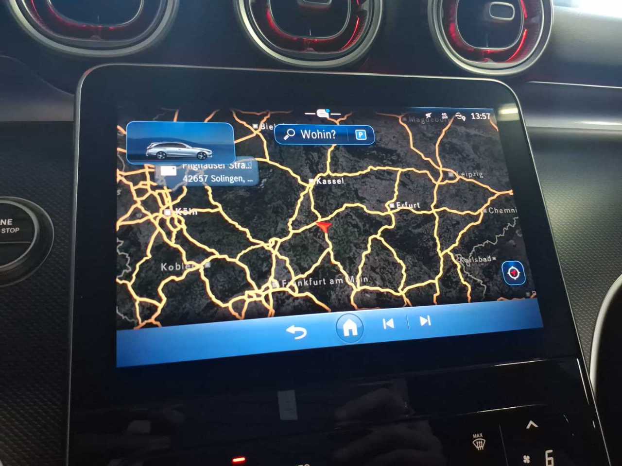 Mercedes-Benz C 200 T d Avantgarde T-LEDER NAVI SHZ LED AHK 11