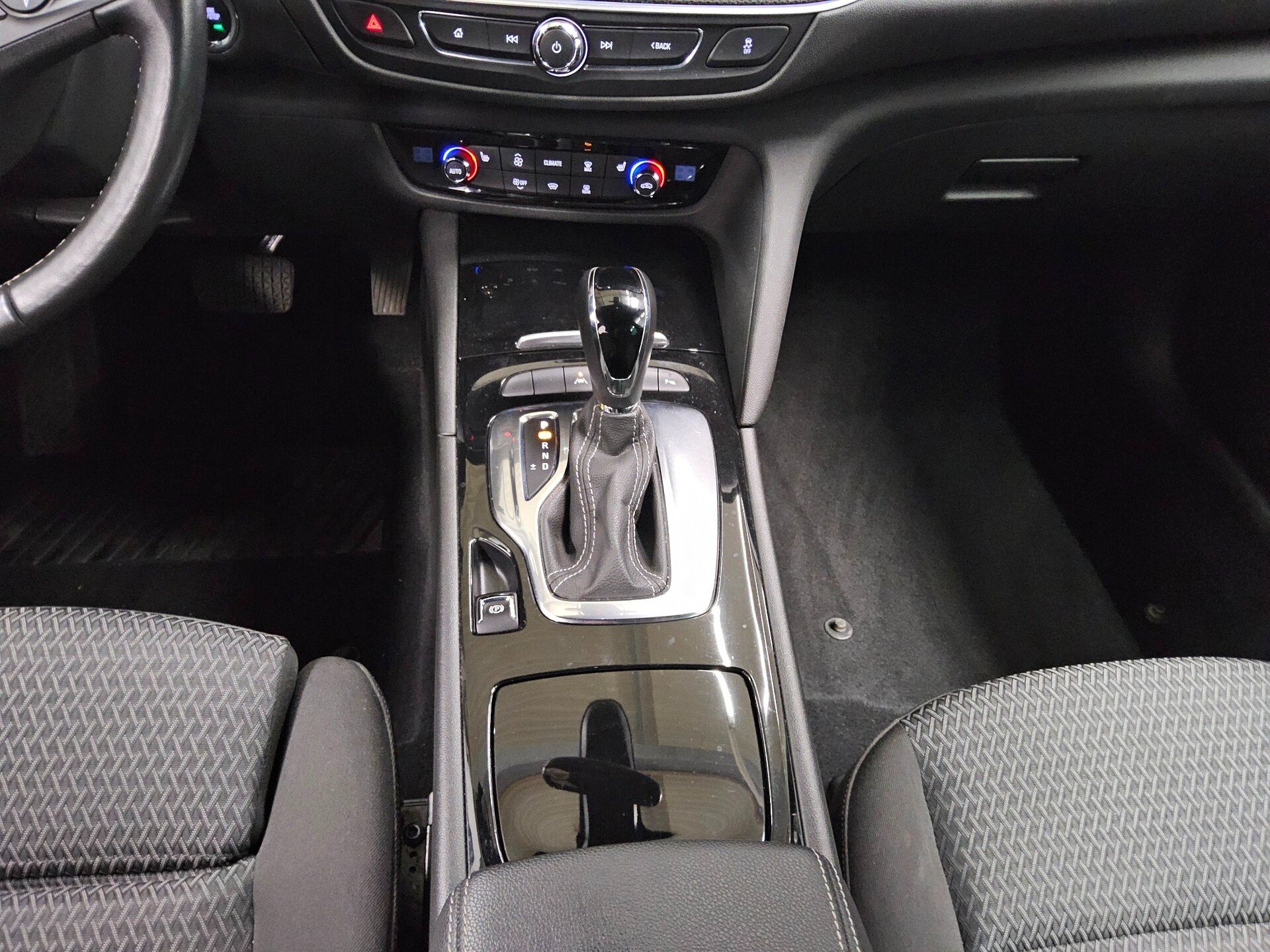 Opel Insignia ST 1.5 D Business Ed. Navi LED AHK RFK 6
