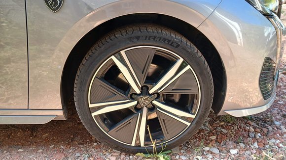 Peugeot 308 1.5 BlueHDI GT-Line NAVI KLIMA LED PDC RFK 12