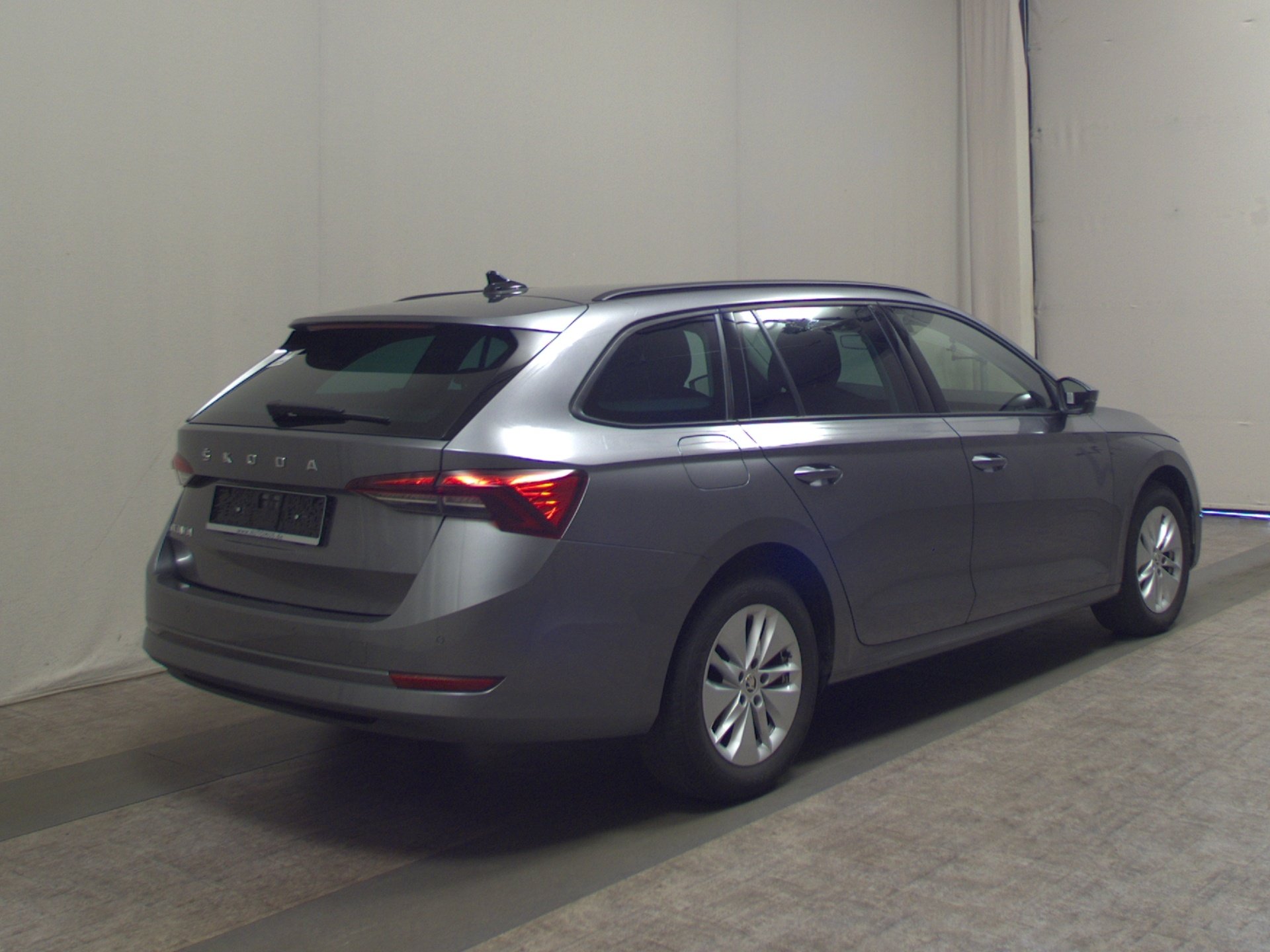 Skoda Octavia Kombi 2.0 TDI Ambition Navi vc LED ACC 4