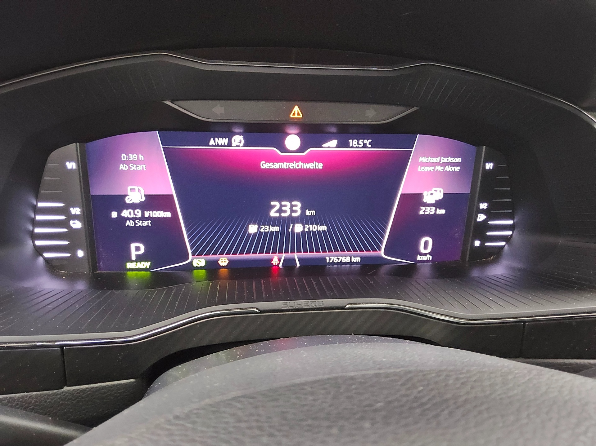 Skoda Superb Kombi 1.4 TSI iV SportLine Navi DC Pano 8