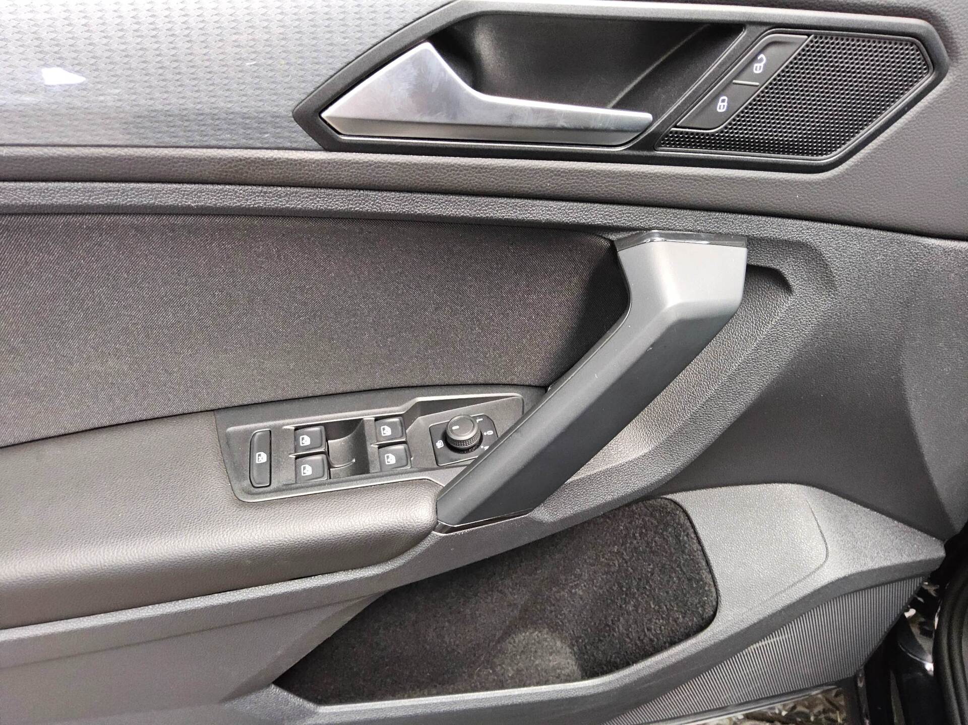 Volkswagen Tiguan 2.0 TDI Life Navi LED AHK 9
