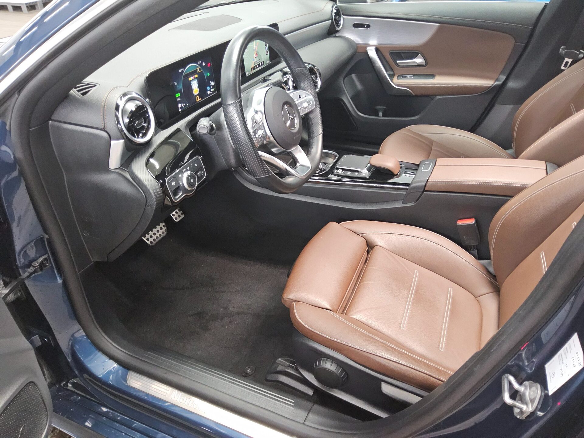 Mercedes-Benz CLA 250 Shooting Brake e AMG-Line Leder Navi Pano 8
