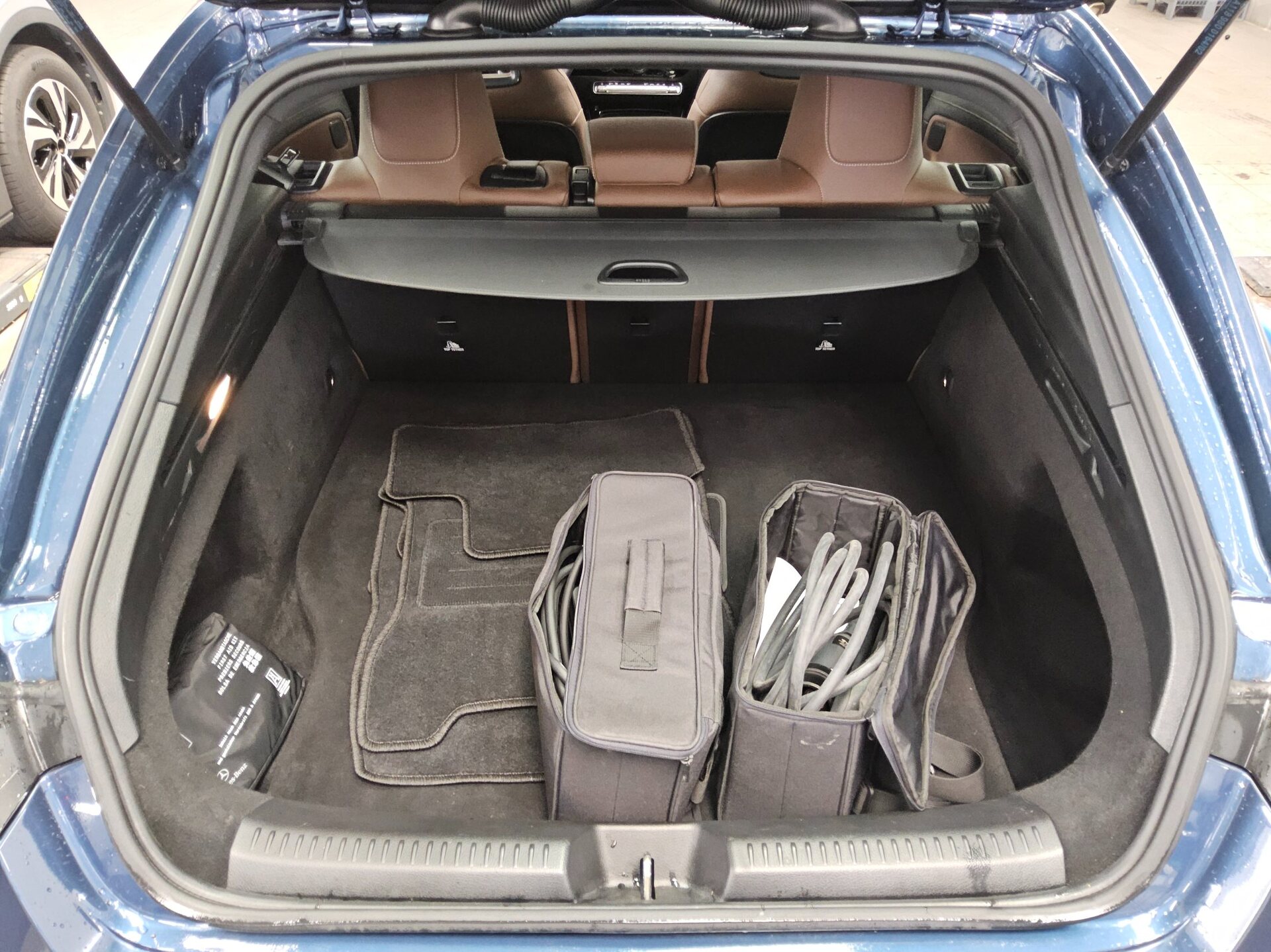 Mercedes-Benz CLA 250 Shooting Brake e AMG-Line Leder Navi Pano 12