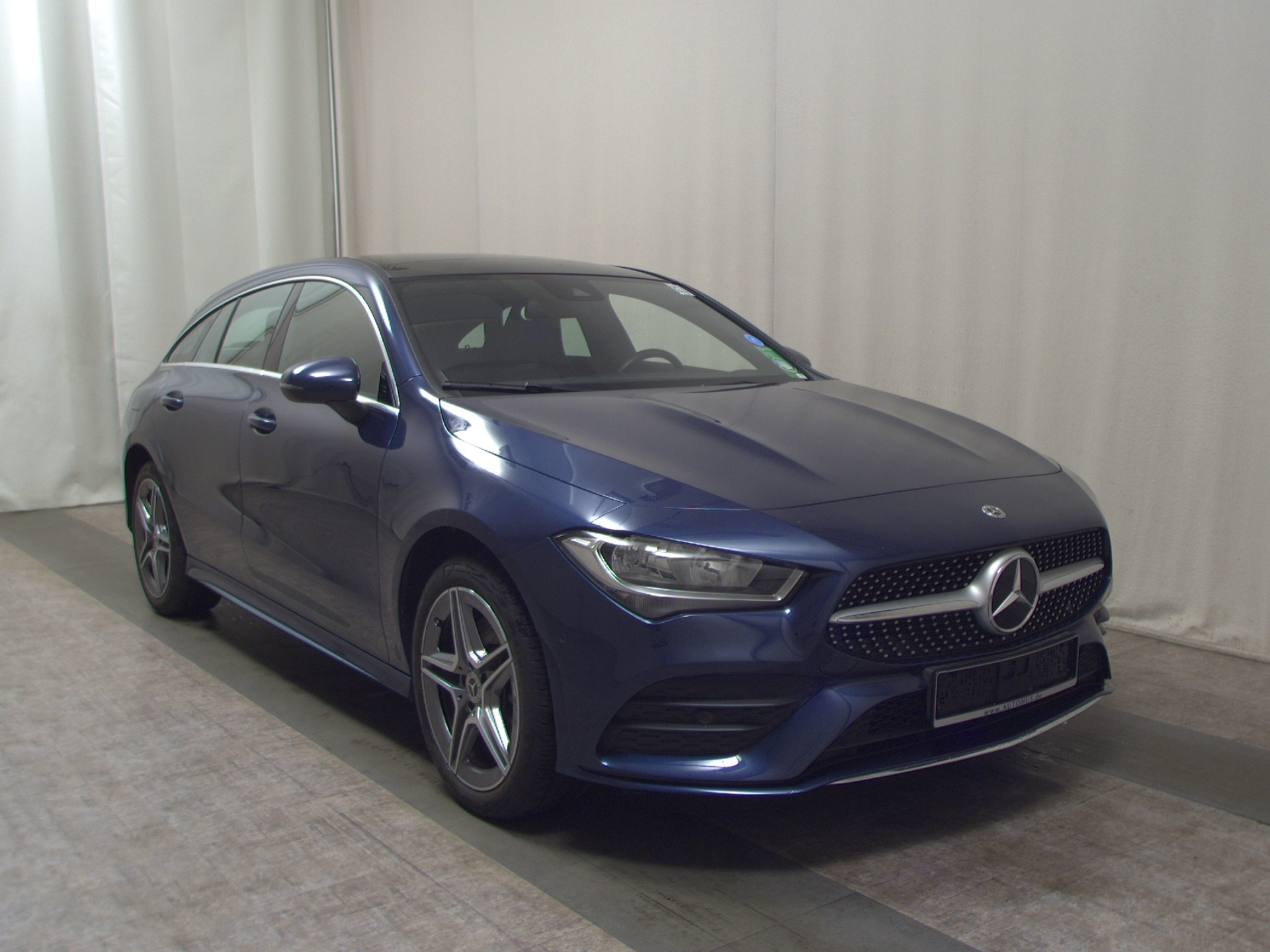 Mercedes-Benz CLA 250 Shooting Brake e AMG-Line Leder Navi Pano 3