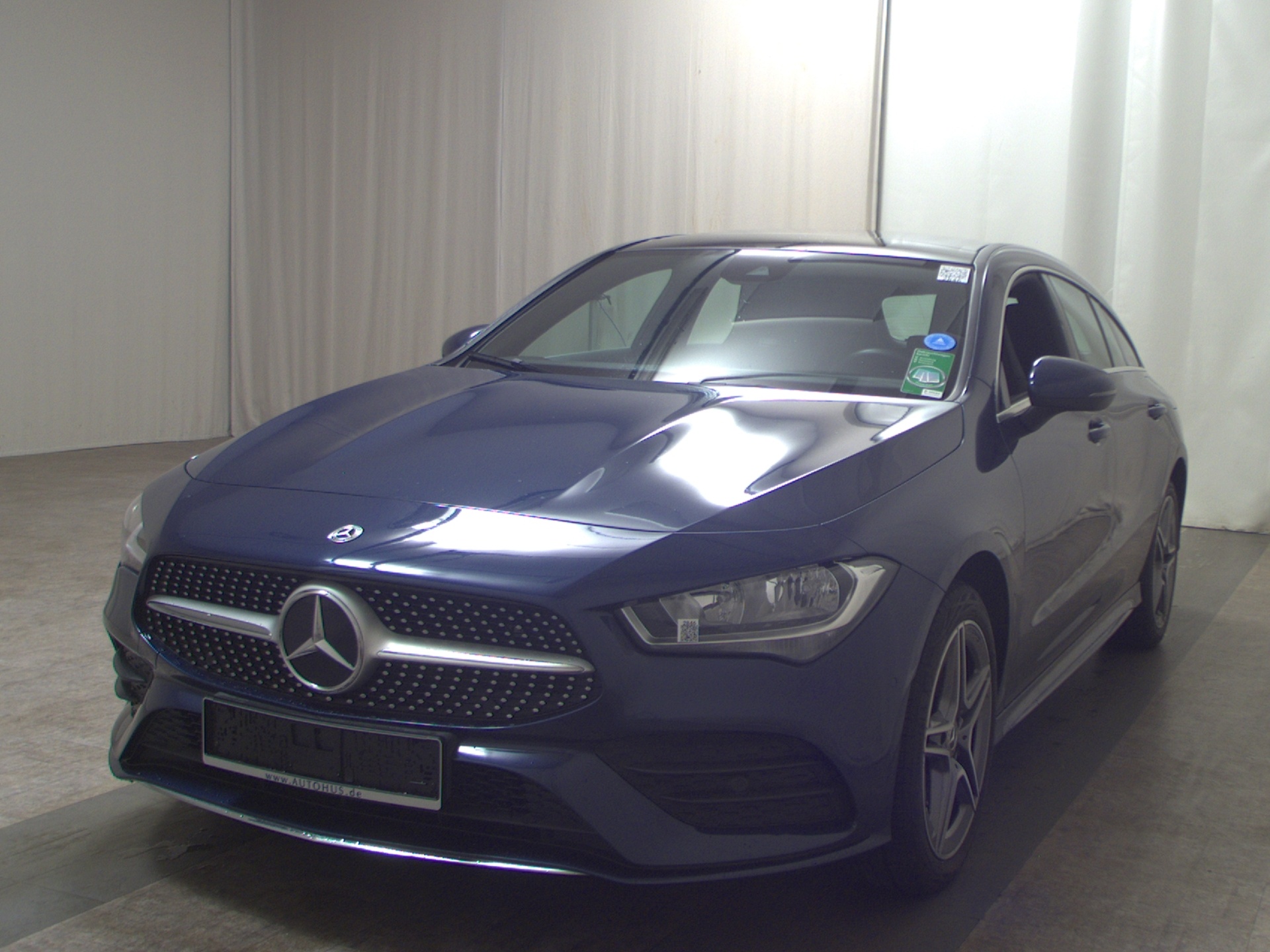 Mercedes-Benz CLA 250 Shooting Brake e AMG-Line Leder Navi Pano 2