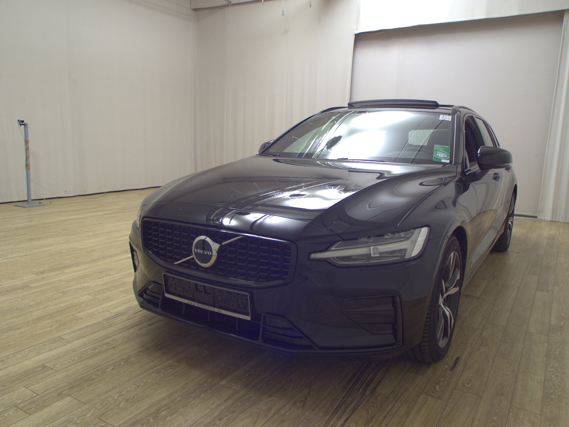 Volvo V60 B4 D Plus Dark Navi LED Pano Leder H/K BLIS 2
