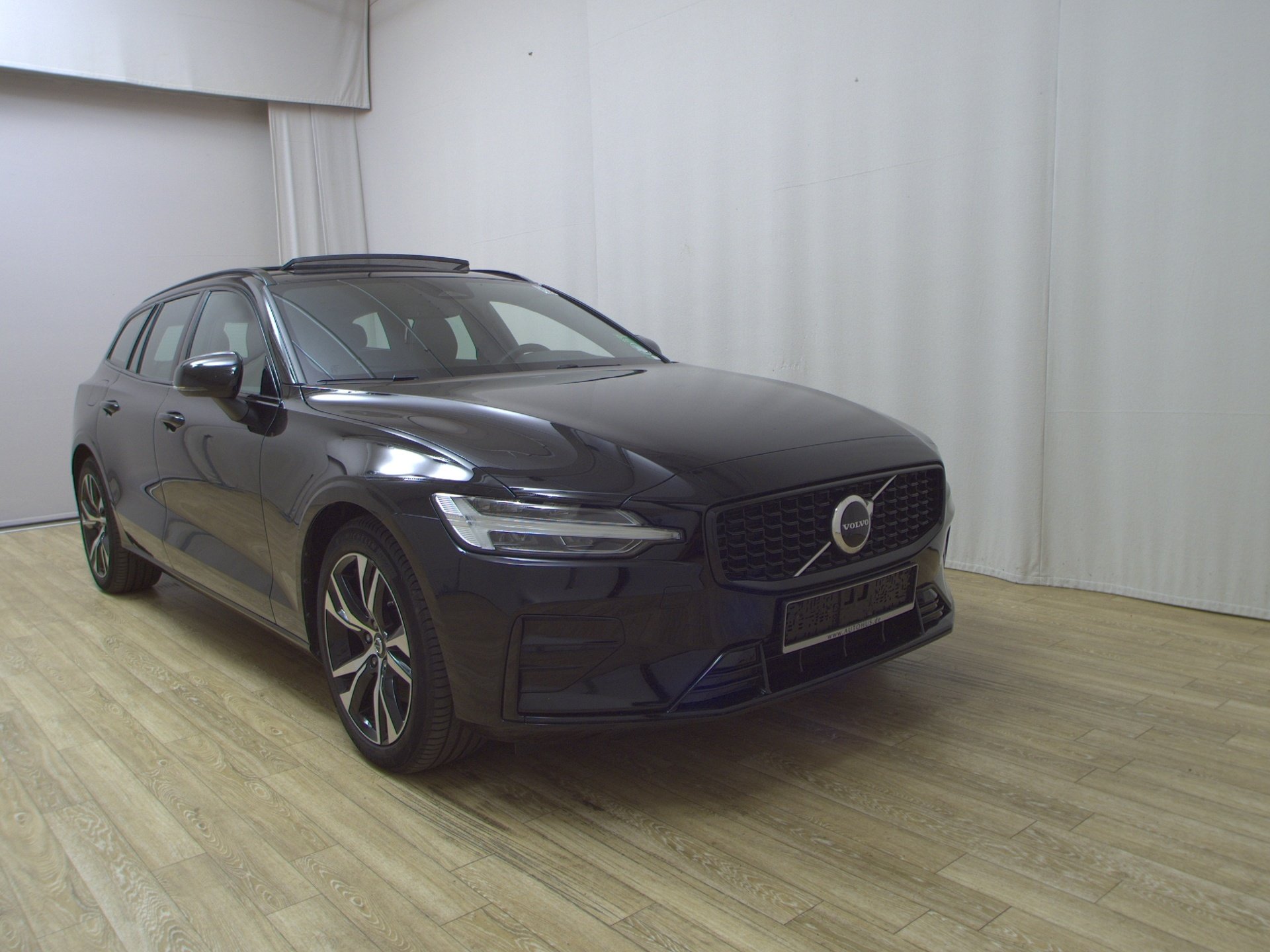 Volvo V60 B4 D Plus Dark Navi LED Pano Leder H/K BLIS 3