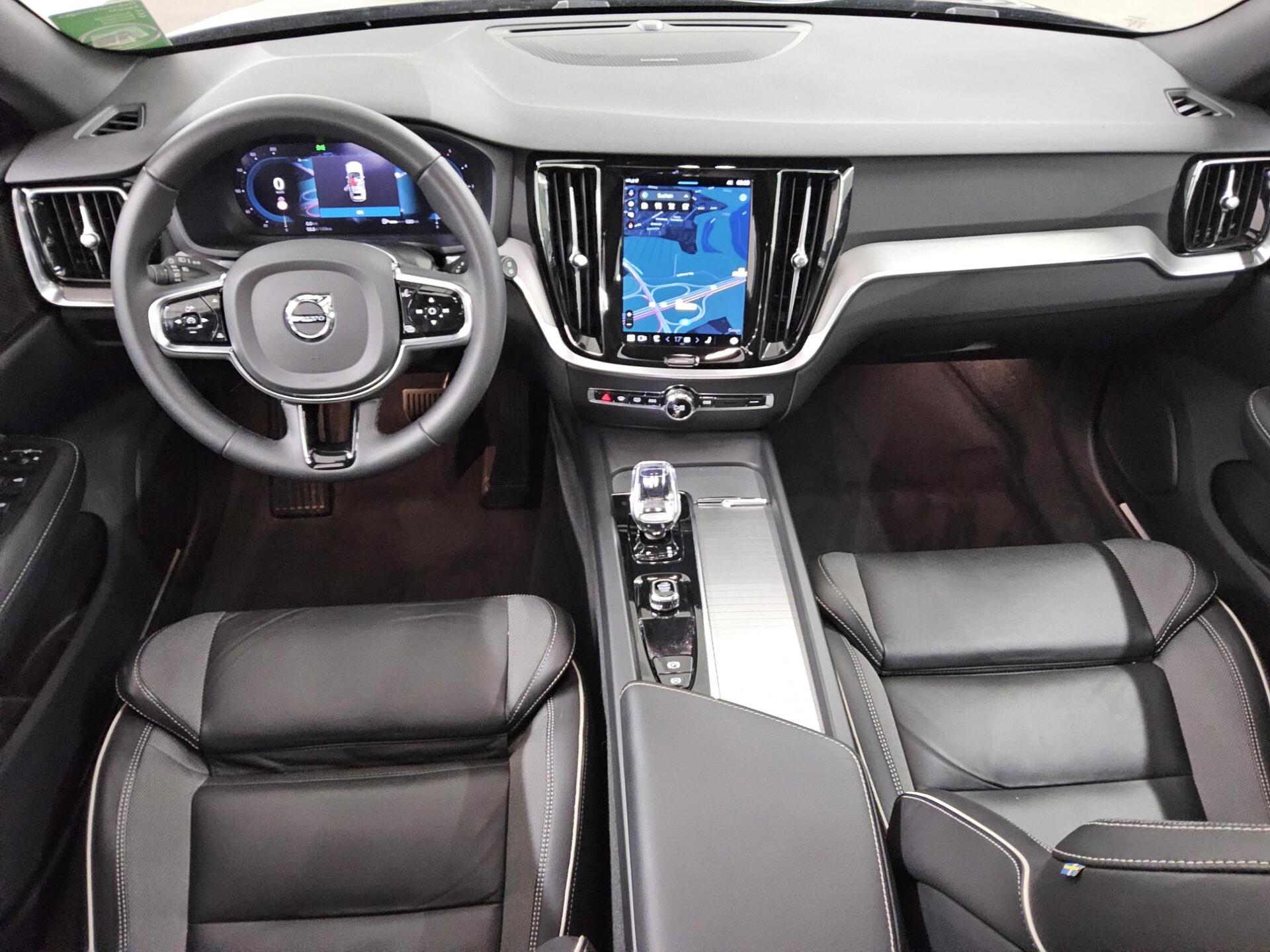 Volvo V60 B4 D Plus Dark Navi LED Pano Leder H/K BLIS 5
