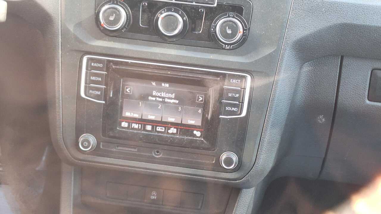 Volkswagen Caddy Transporter 2.0 TDI AHK Regale Sthzg SHZ 8