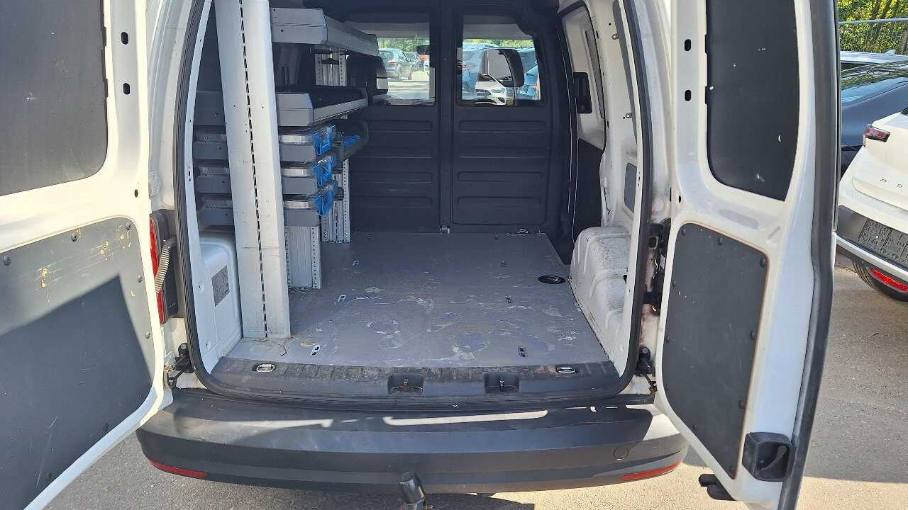 Volkswagen Caddy Transporter 2.0 TDI AHK Regale Sthzg SHZ 11