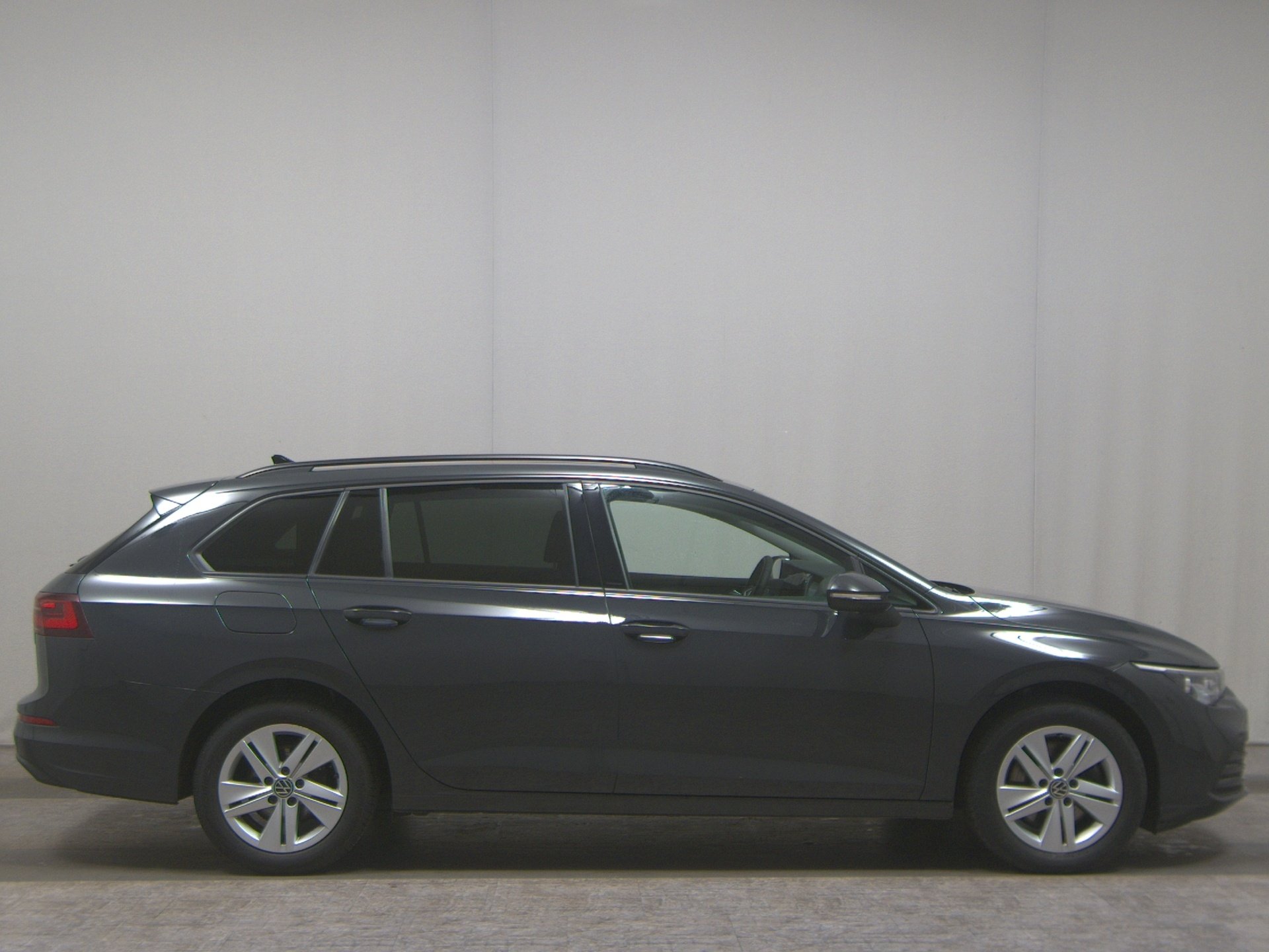 Volkswagen Golf-8 Var. 2.0 TDI Life Navi IQ.Light DC RFK