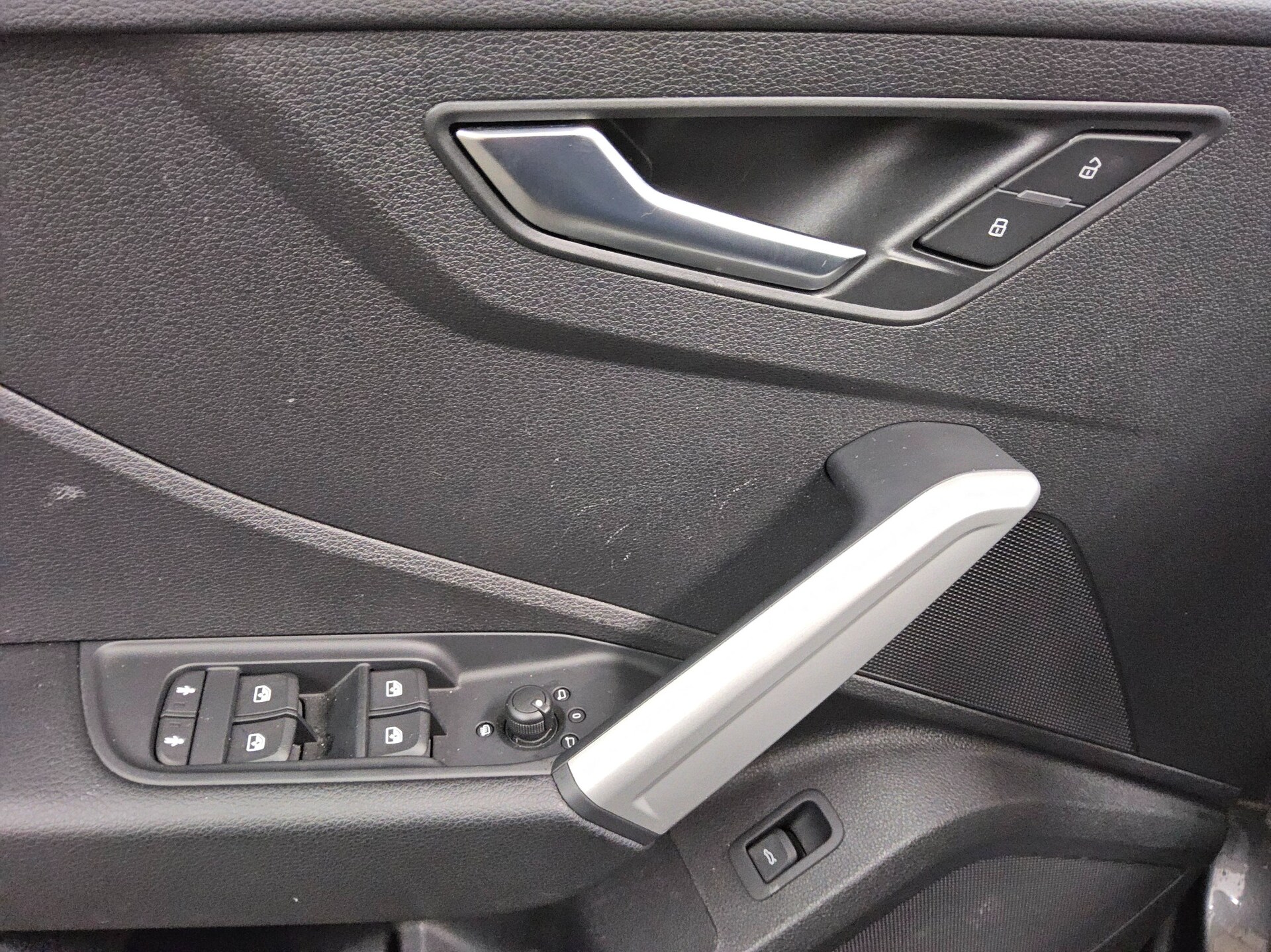 Audi Q2 30 TFSI S-Line Navi LED vc PDC SHZ 10