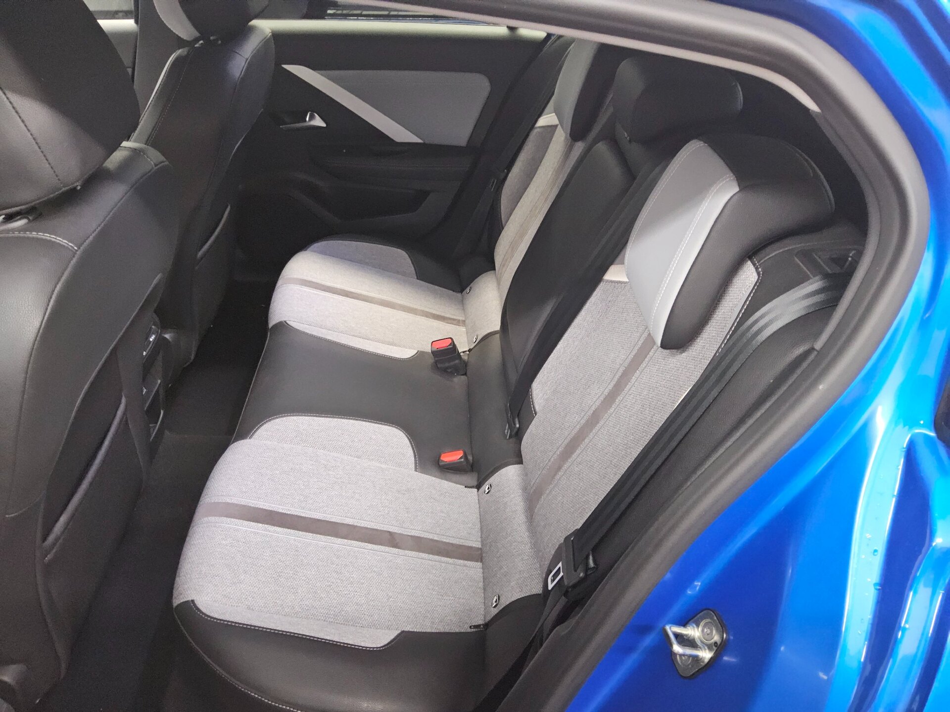 Opel Astra 1.5 D Business Elegance Navi LED RfK PDC 13