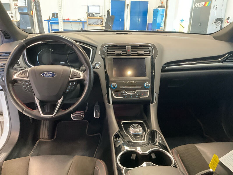 Ford Mondeo Turnier 2.0 EB ST-Line NAVI SPORTSITZE KLIMAAUT LED RADIO 5