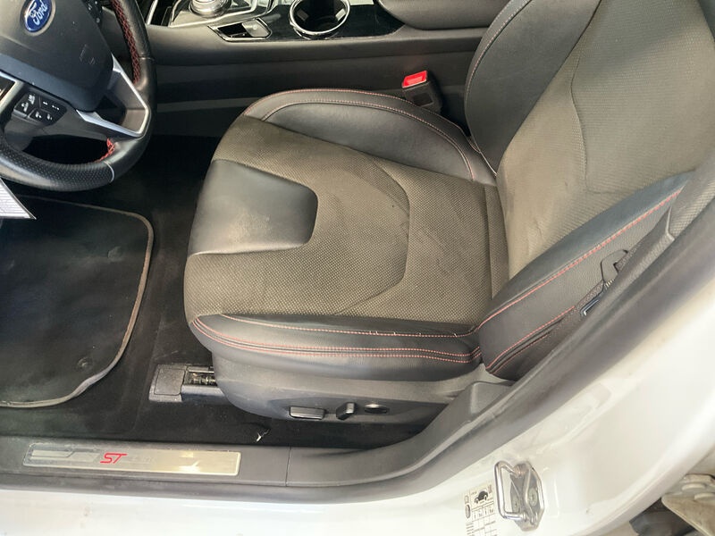 Ford Mondeo Turnier 2.0 EB ST-Line NAVI SPORTSITZE KLIMAAUT LED RADIO 8