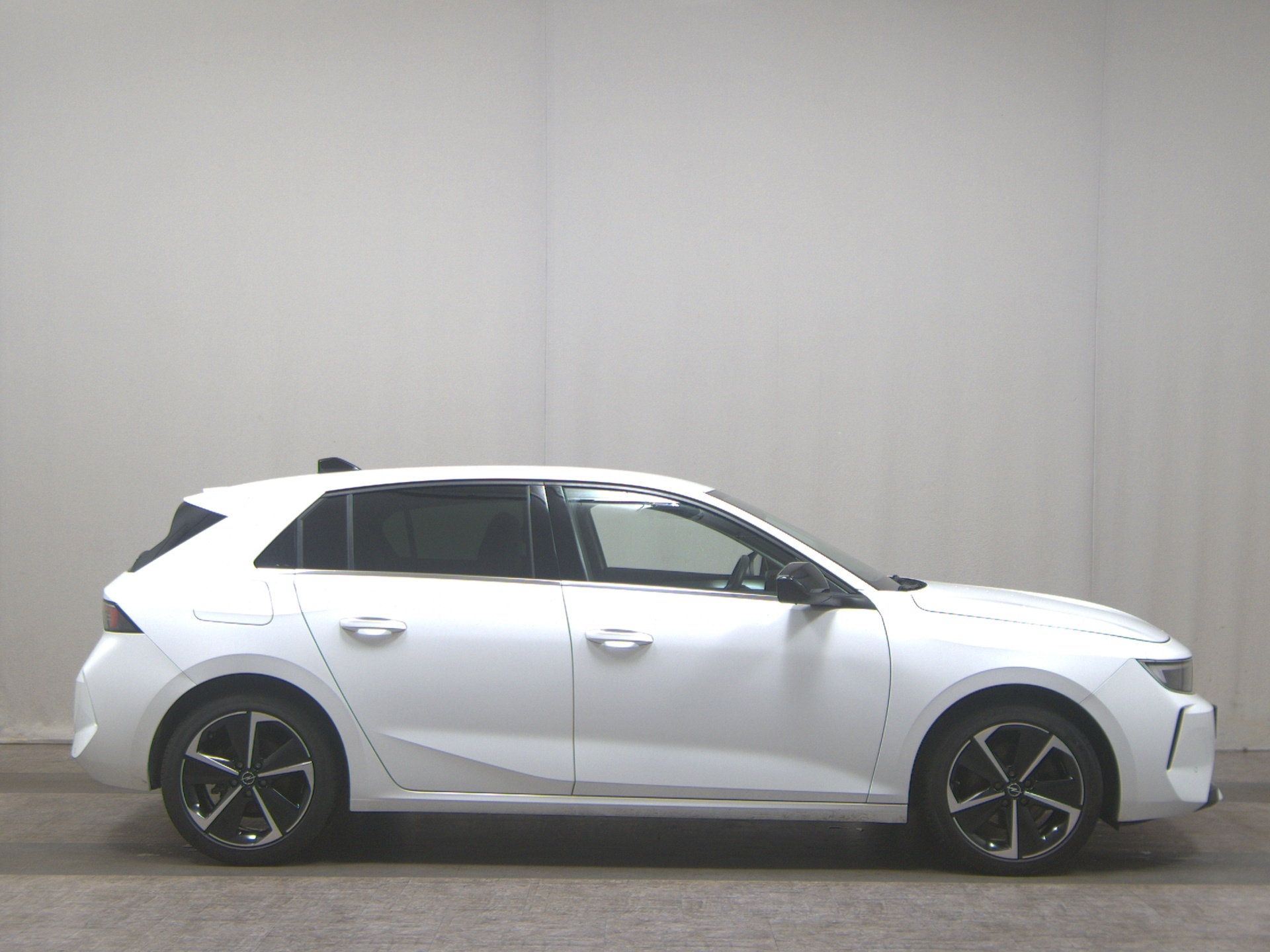 Opel Astra 1.5 D Business Elegance Navi LED RFK PDC