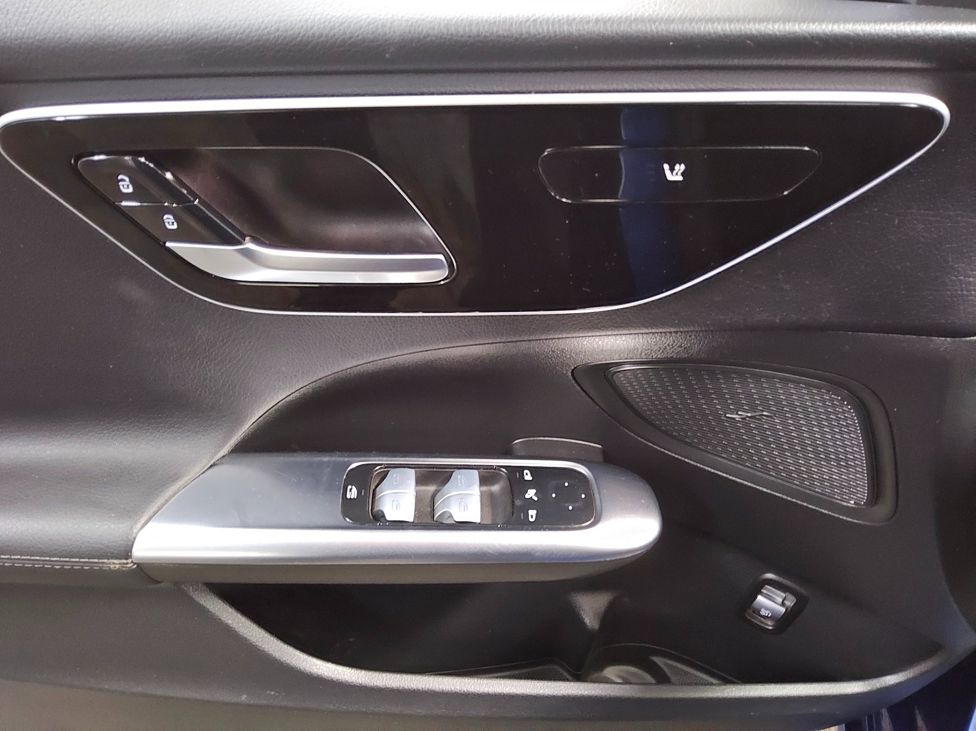 Mercedes-Benz C 200 T d Avantgarde T-Leder Navi LED MBUX 360° 10
