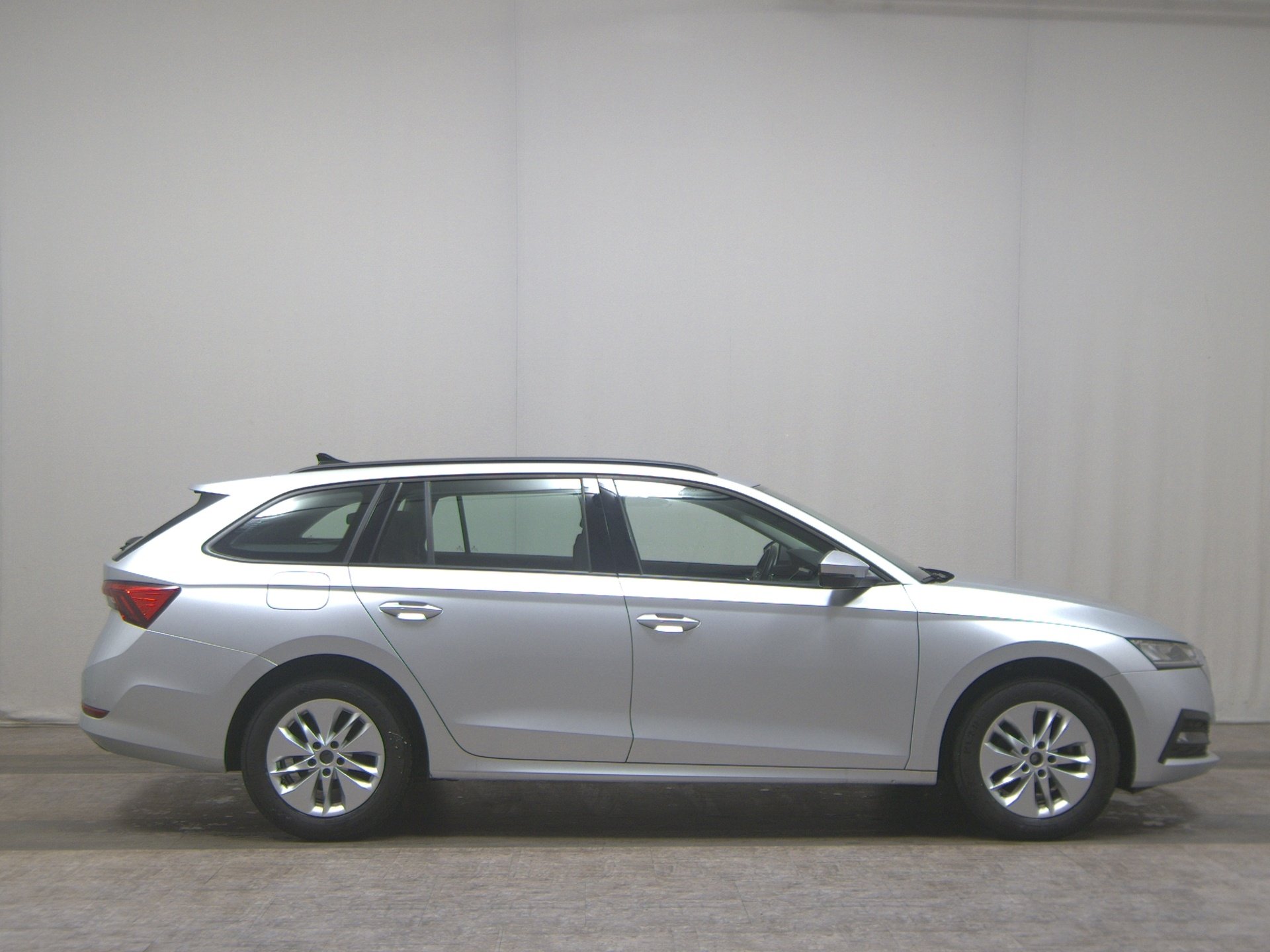 Skoda Octavia Kombi 2.0 TDI Ambition Navi LED vc ACC