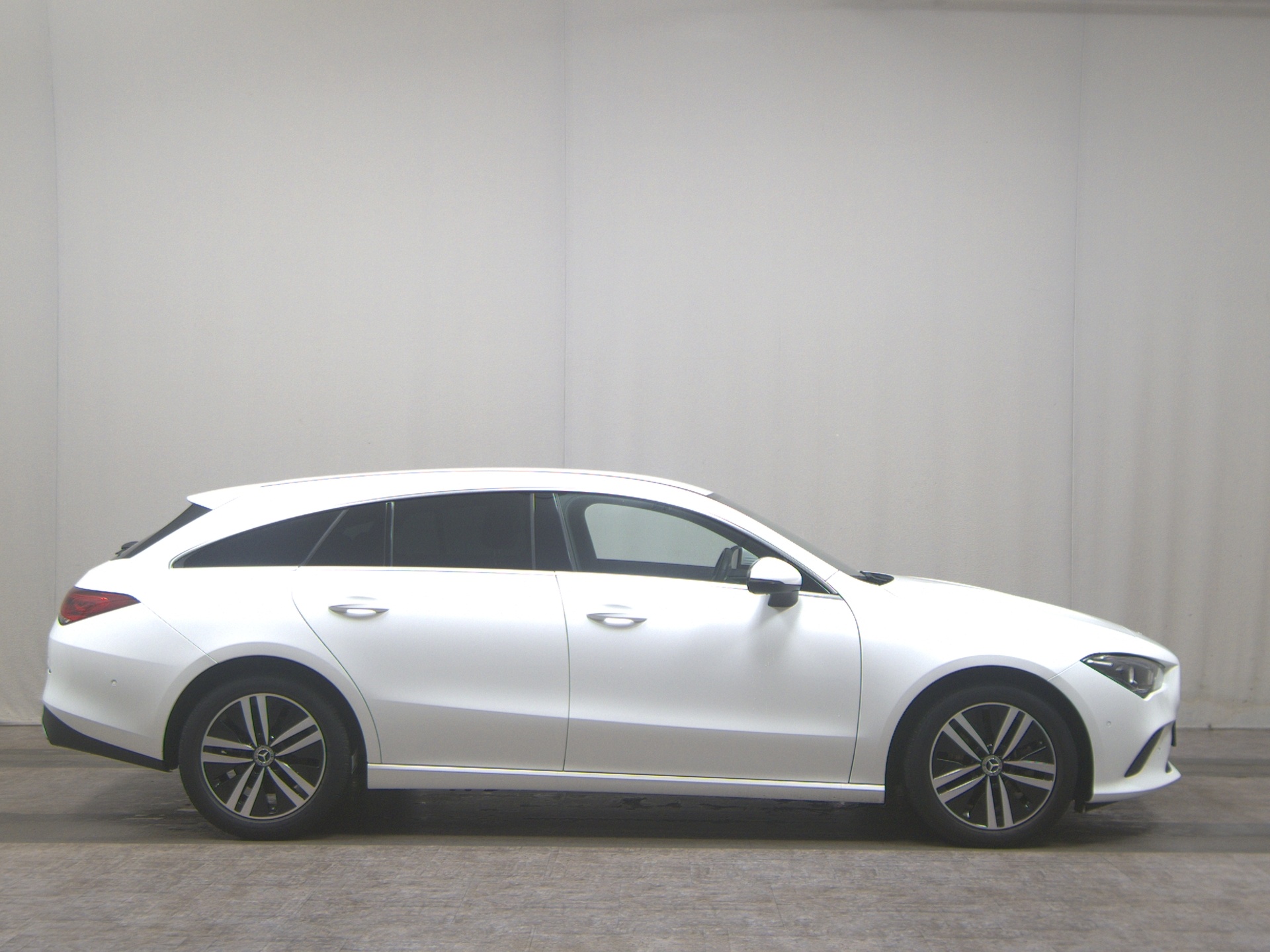 Mercedes-Benz CLA 200 SB d Progressive T-Leder Navi LED RfK
