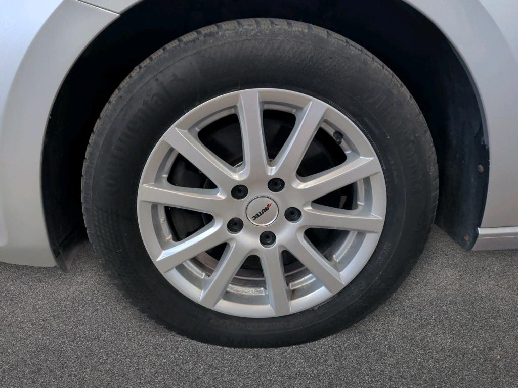 Volkswagen Touran 2.0 TDI Comf. Navi AHK RFK ACC 12