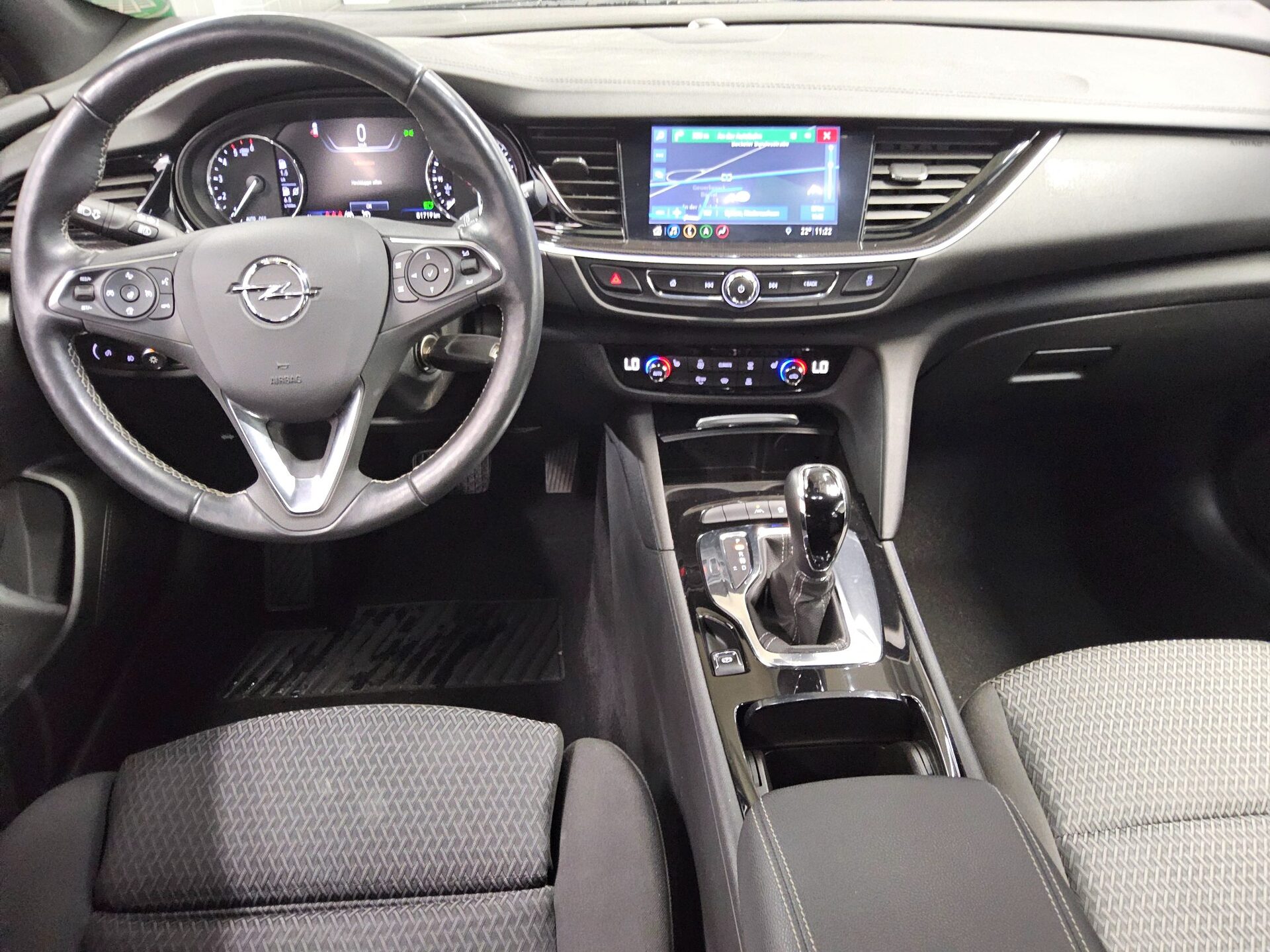 Opel Insignia ST 2.0 D Business Ed. Navi LED AHK PDC 5