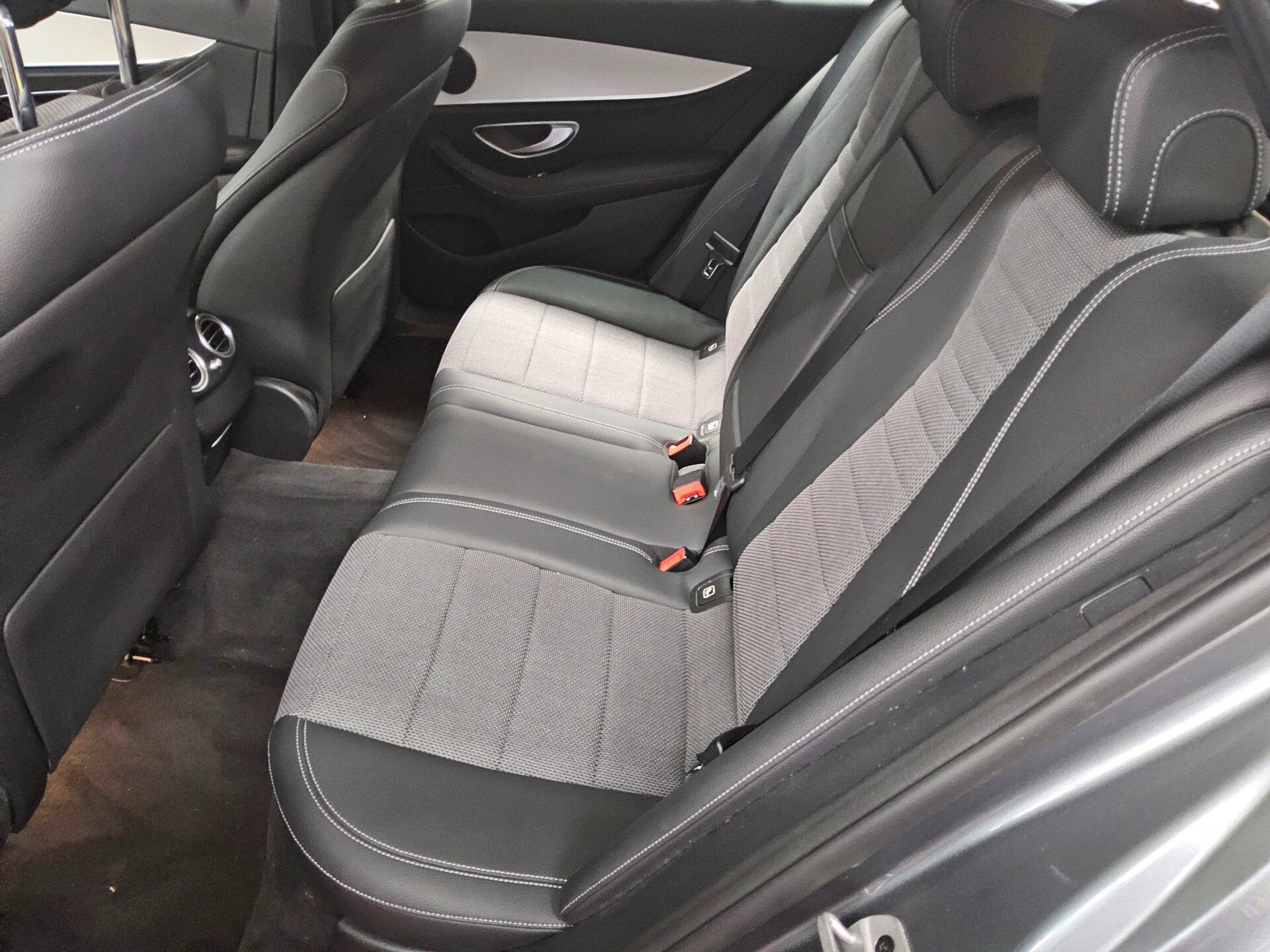 Mercedes-Benz E 300 T de Avantgarde Navi LED Widescr. RFK 13