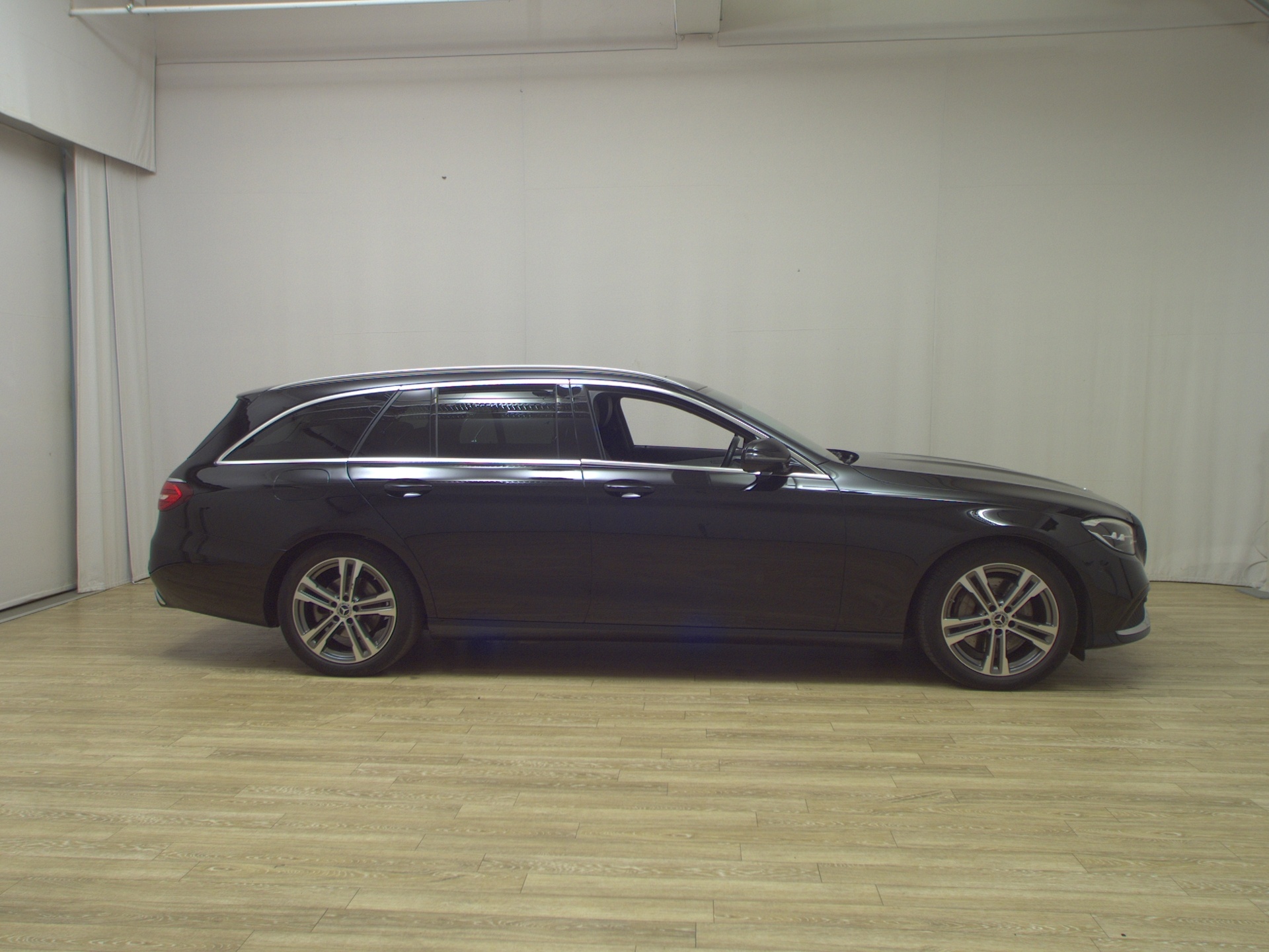 Mercedes-Benz E 220 T d T-Leder Navi LED Pano