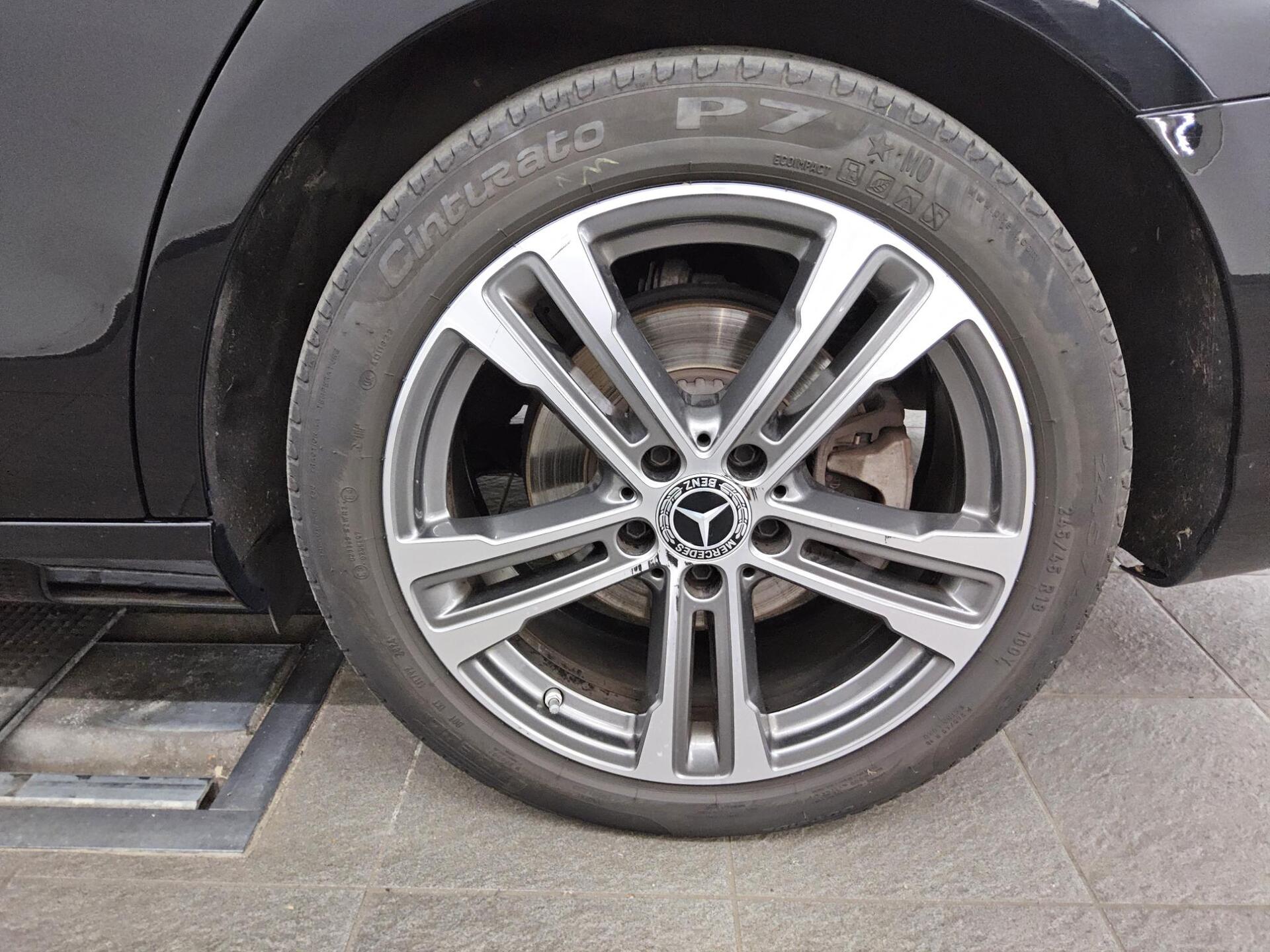 Mercedes-Benz E 220 T d T-Leder Navi LED Pano 11