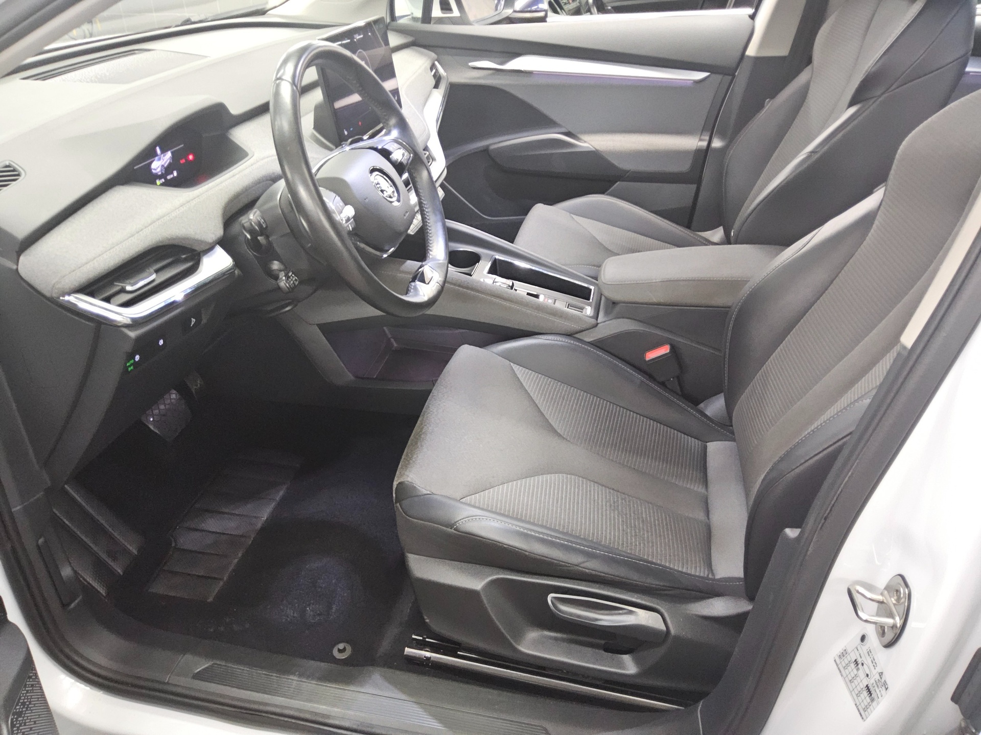 Skoda Enyaq iV 60 Loft T-Leder Navi LED Kamera AHK ACC 9