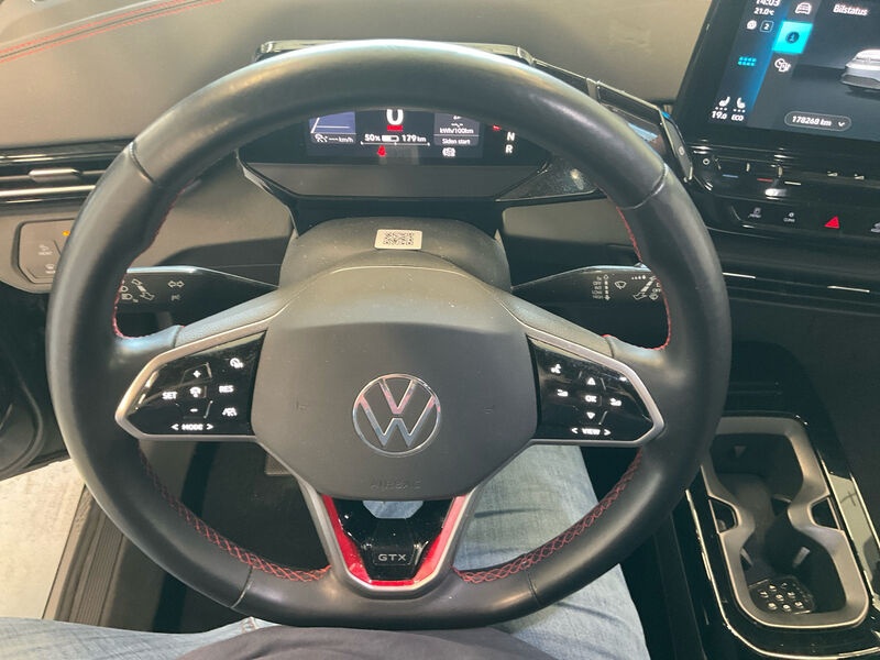 Volkswagen ID.4 KLIMA LED RADIO MFL SHZ 9