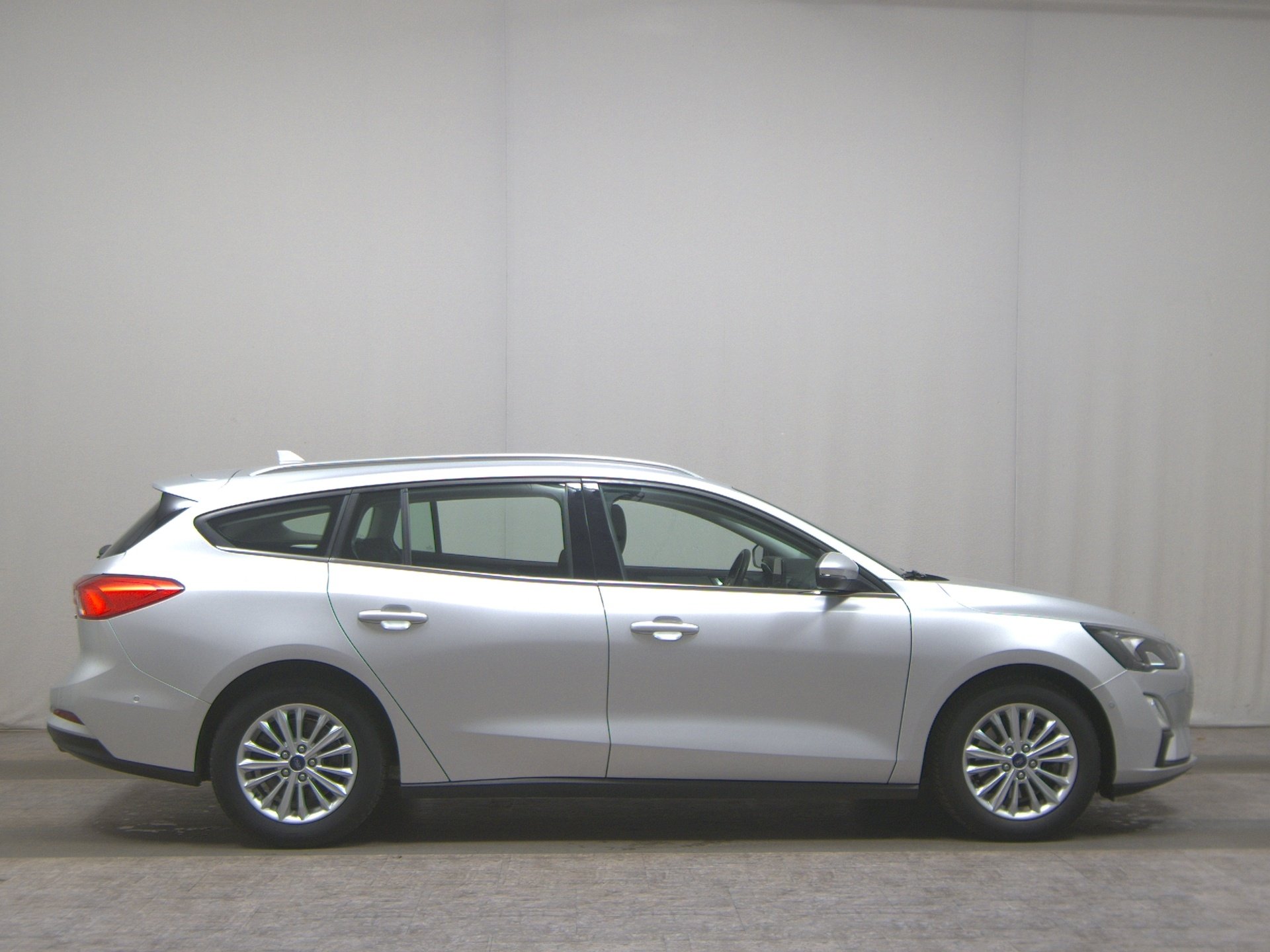 Ford Focus Turnier 1.0 EB Titanium Navi LED RFK