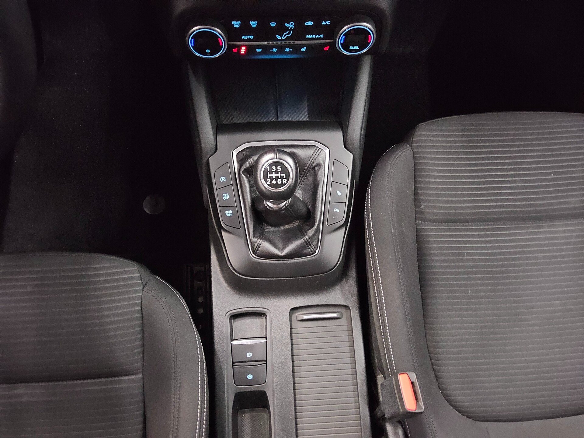Ford Focus Turnier 1.0 EB Titanium Navi LED RFK 6