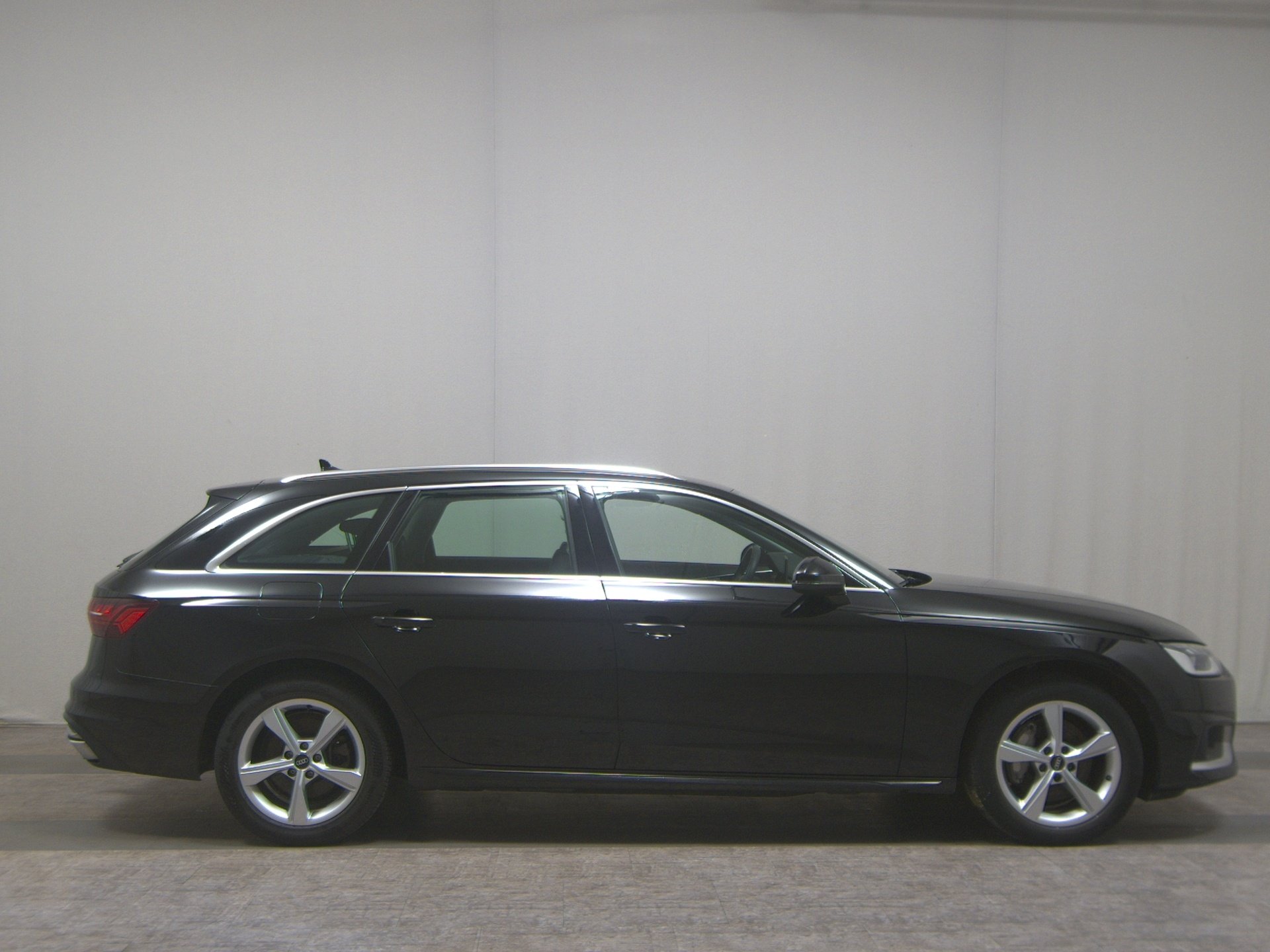 Audi A4 Avant 40 TDI advanced Navi LED vc AHK ACC Shz