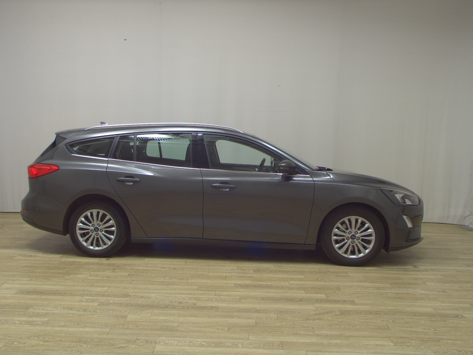 Ford Focus Turnier 1.5 EB Titanium Navi LED RFK ACC