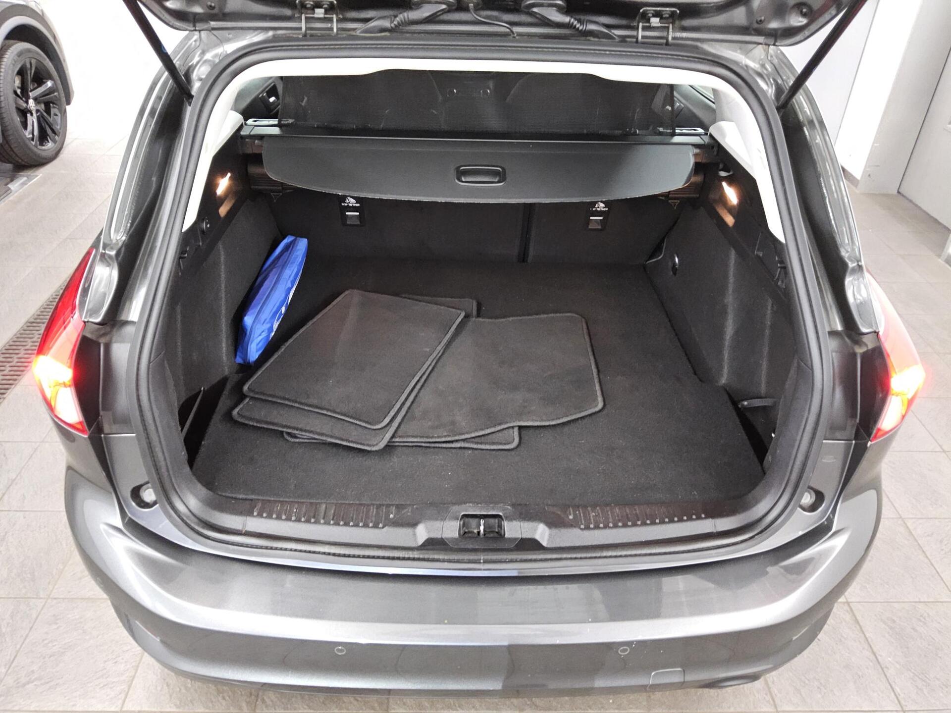 Ford Focus Turnier 1.5 EB Titanium Navi LED RFK ACC 11