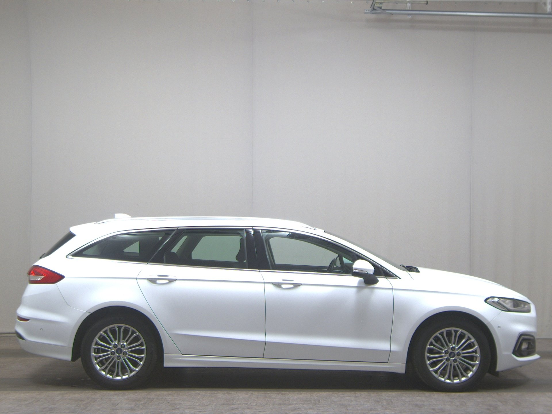 Ford Mondeo Turnier 2.0 EB Titanium Navi LED RfK Shz