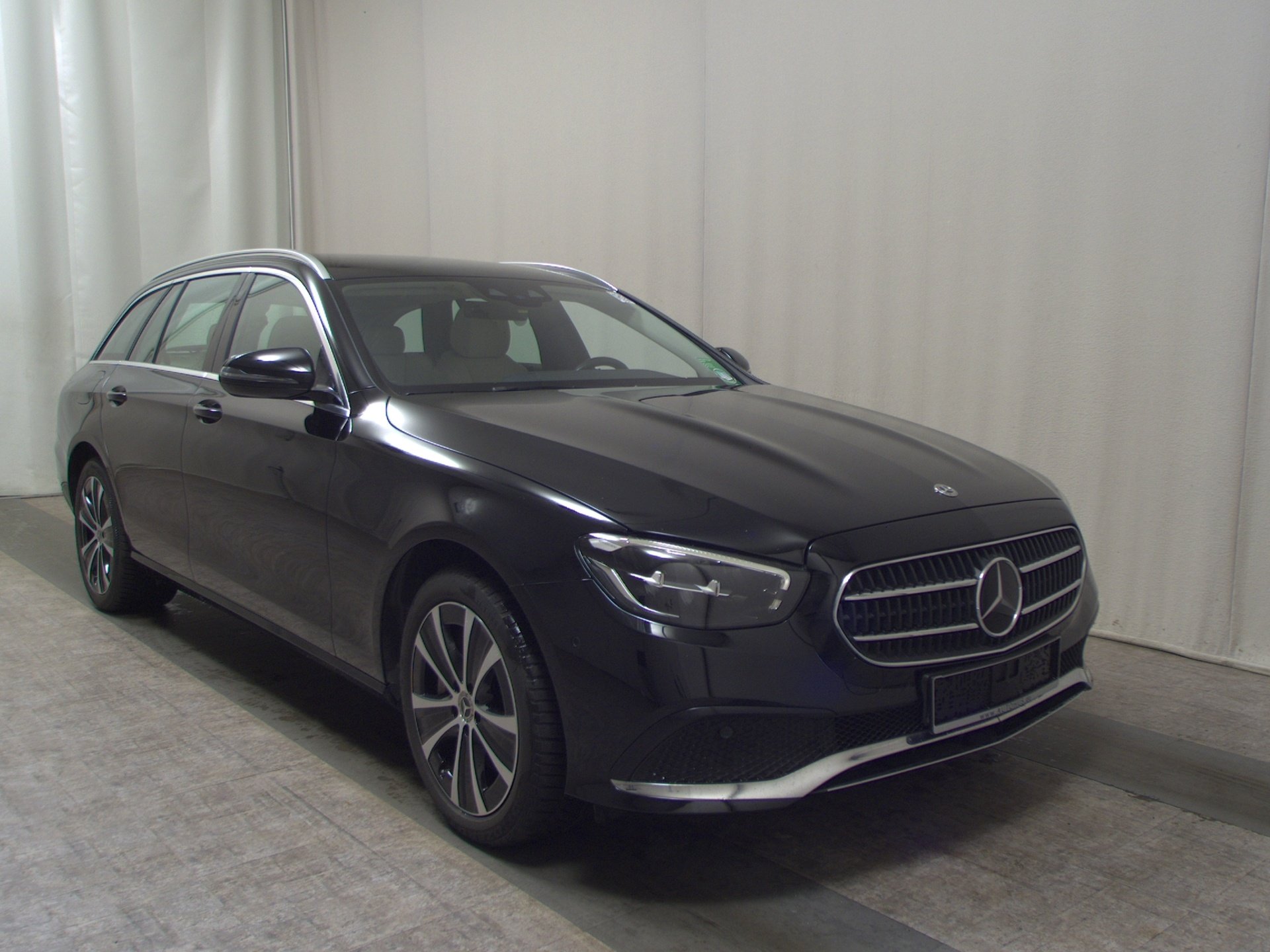 Mercedes-Benz E 300 T de Avantgarde T-Leder Navi LED RfK AHK 3