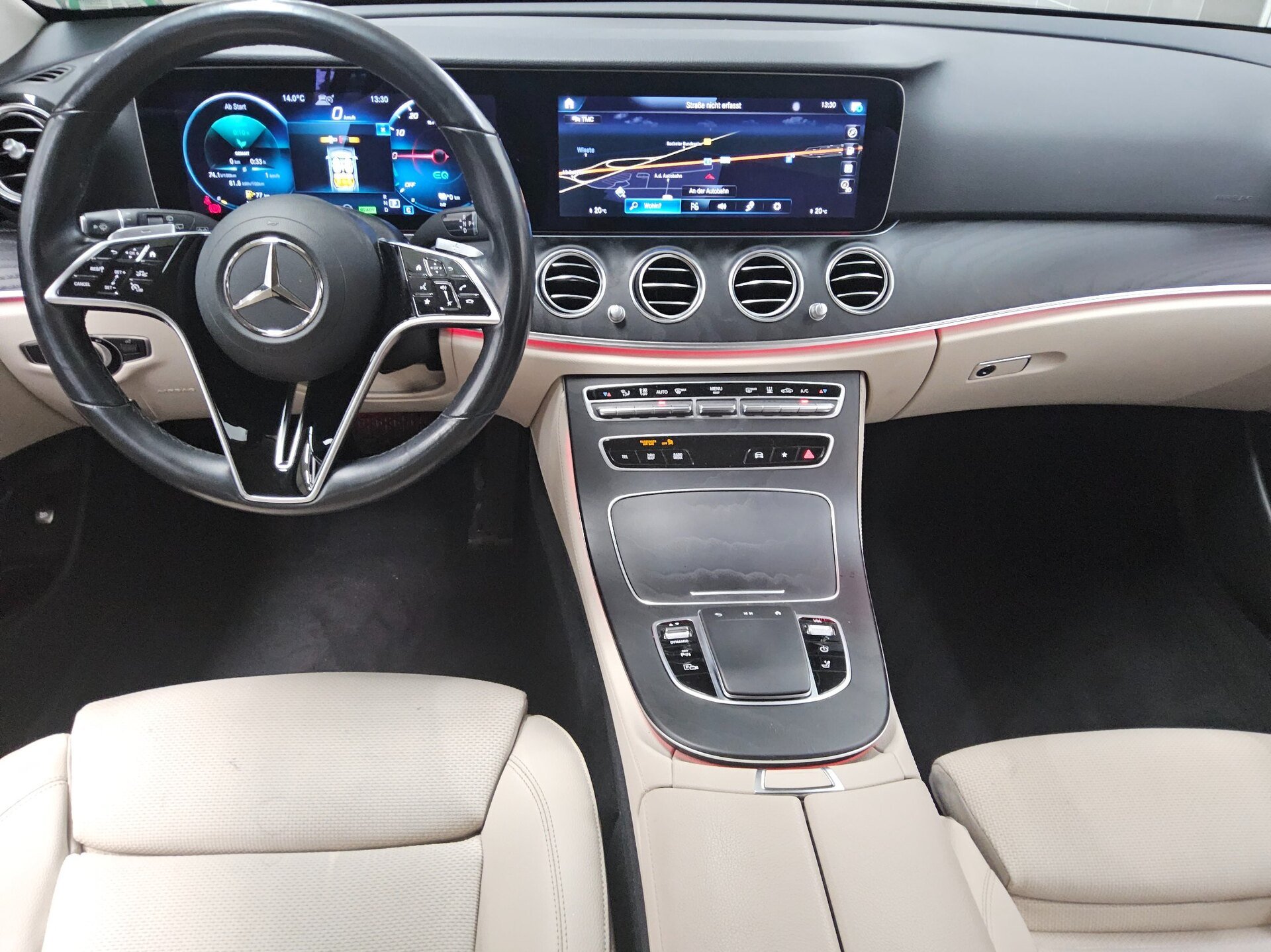 Mercedes-Benz E 300 T de Avantgarde T-Leder Navi LED RfK AHK 5