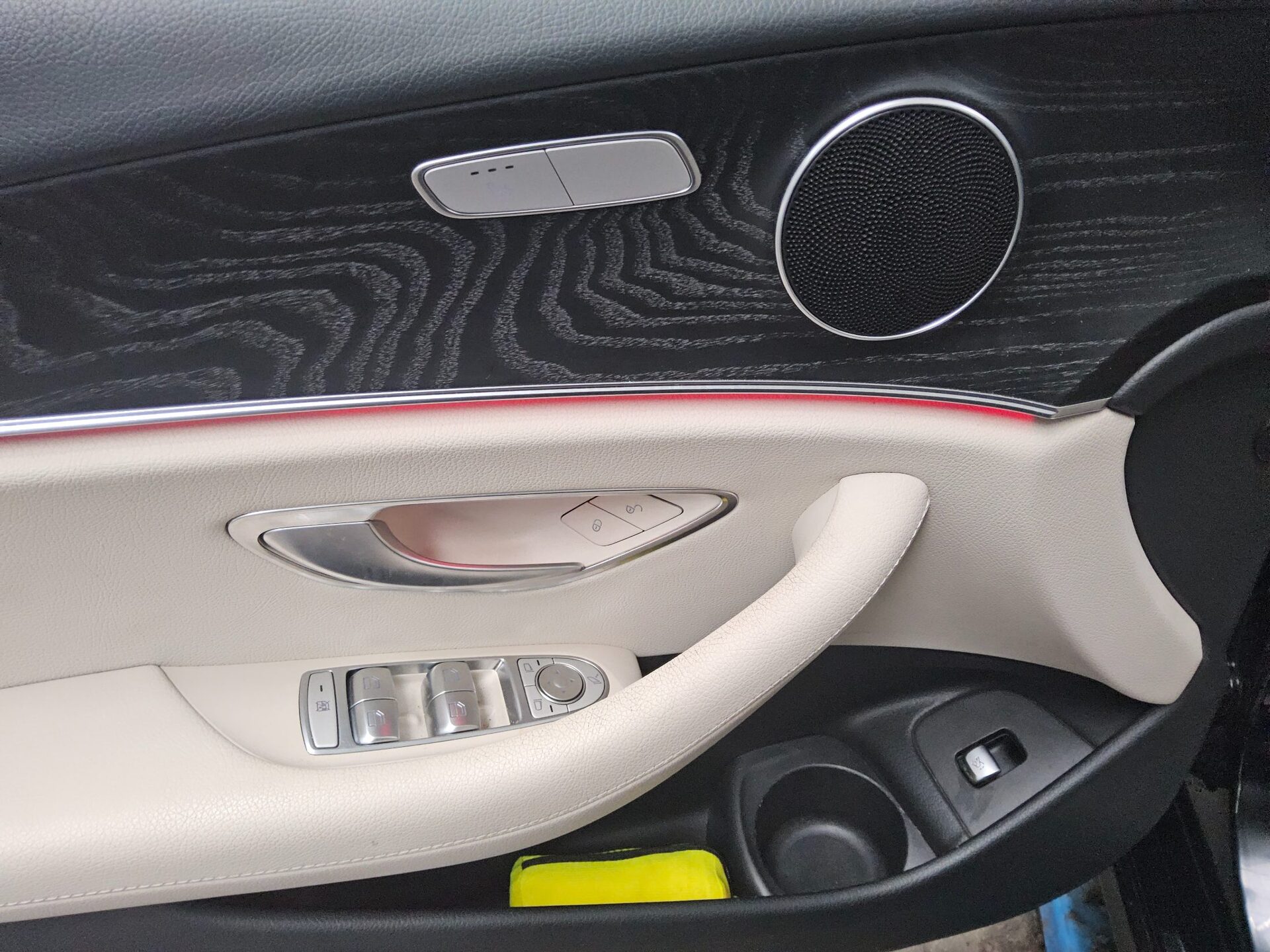 Mercedes-Benz E 300 T de Avantgarde T-Leder Navi LED RfK AHK 10