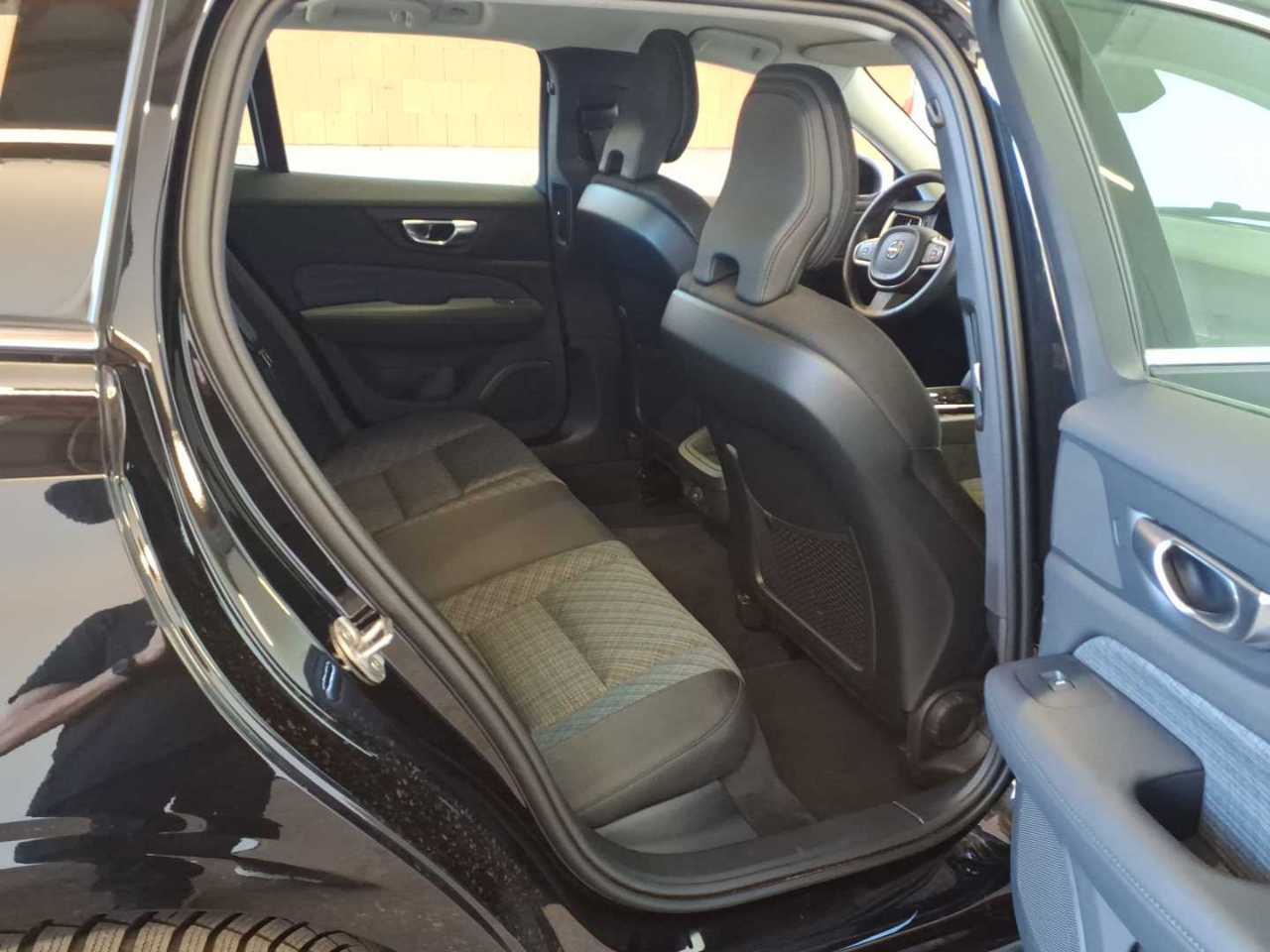 Volvo V60 2.0  NAVI LED 4xSHZ MEMORY el.Heck 9