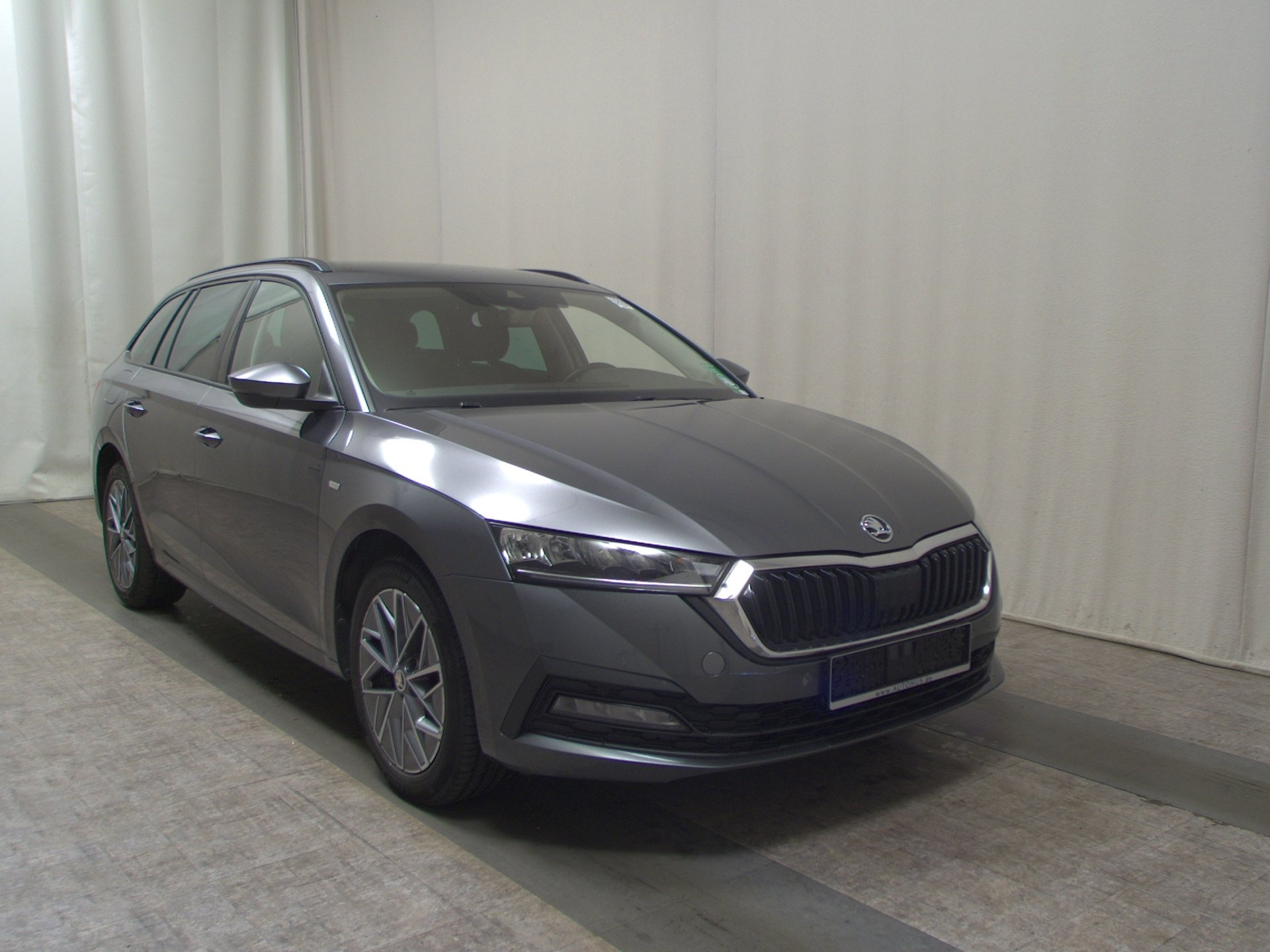 Skoda Octavia Kombi 2.0 TDI Ambition Navi LED AID 4xShz PDC 3