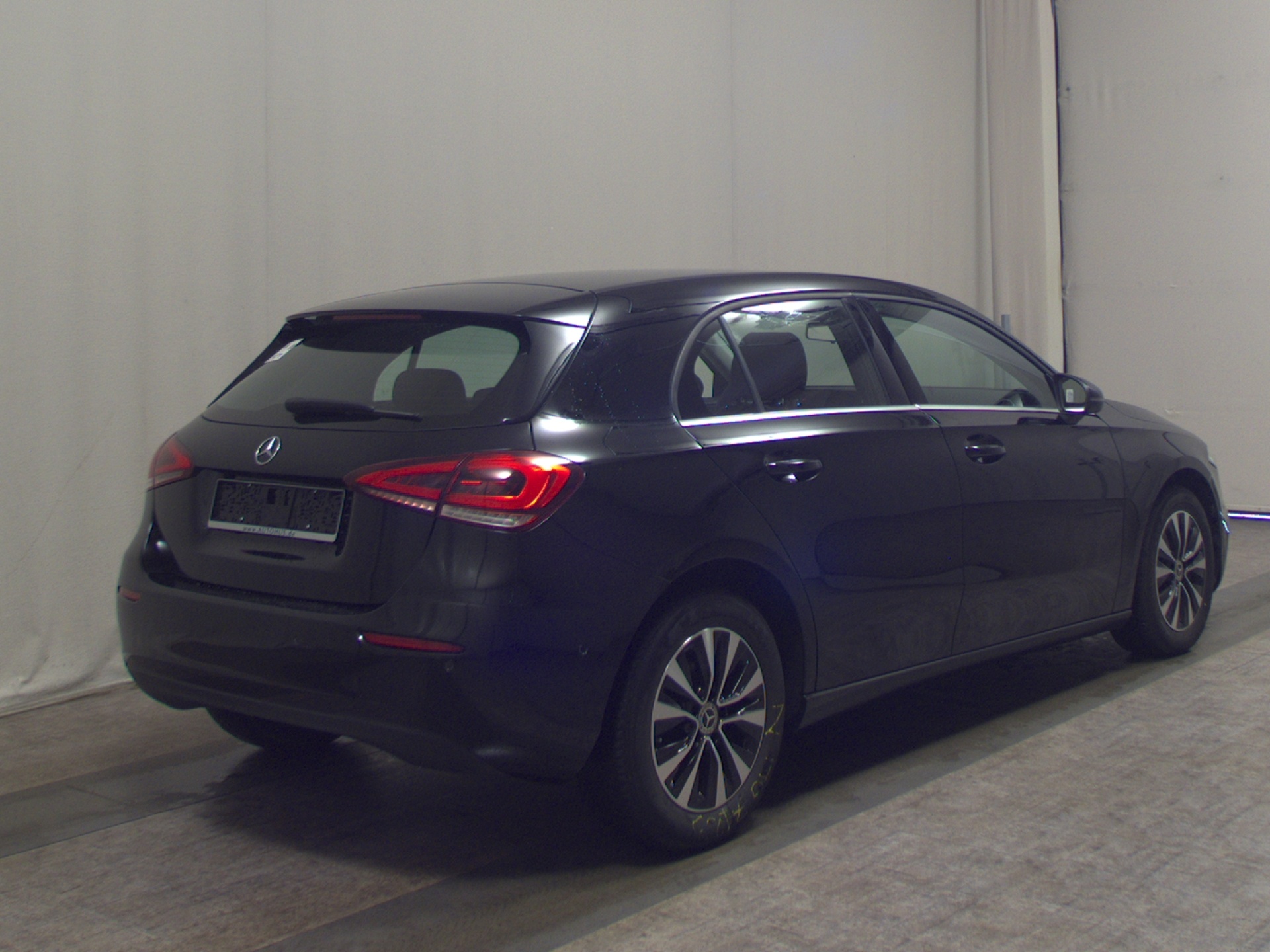 Mercedes-Benz A 180 d Navi LED Shz RfK PDC T-Leder 4