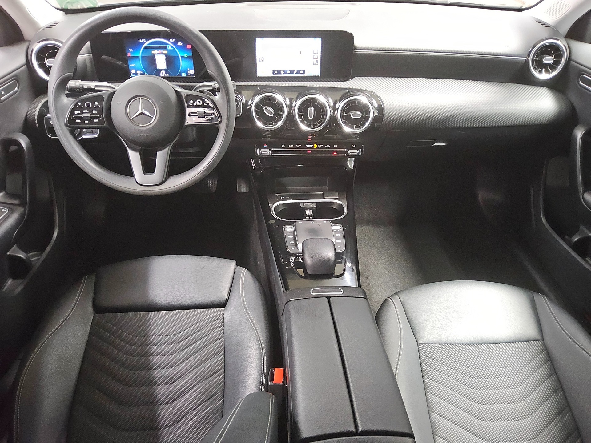 Mercedes-Benz A 180 d Navi LED Shz RfK PDC T-Leder 5