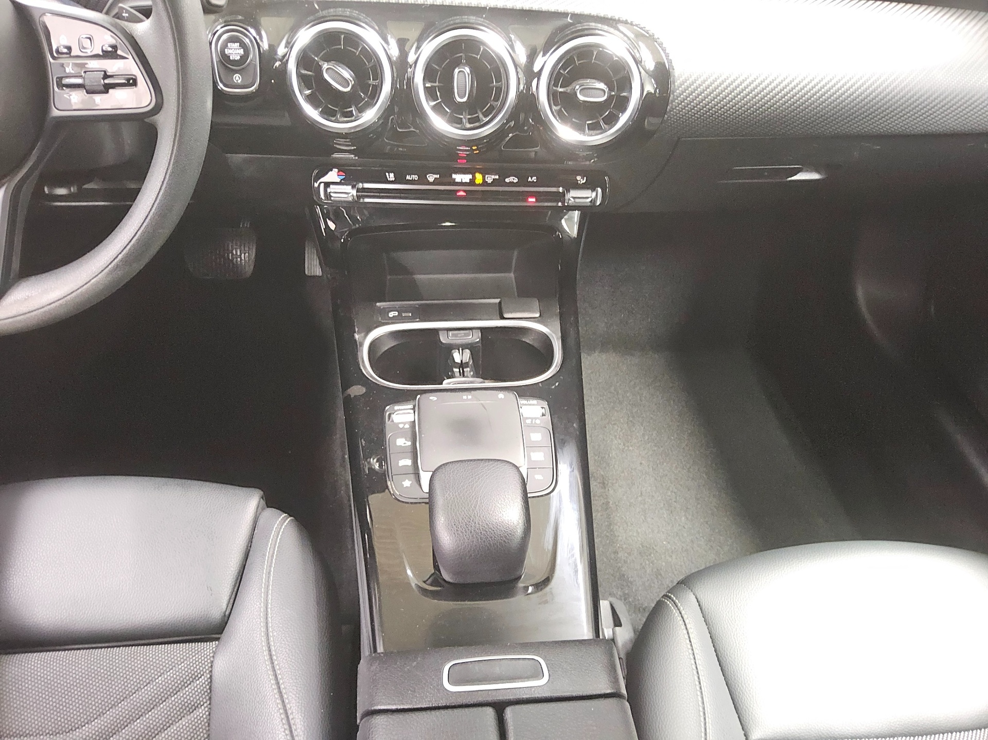 Mercedes-Benz A 180 d Navi LED Shz RfK PDC T-Leder 6